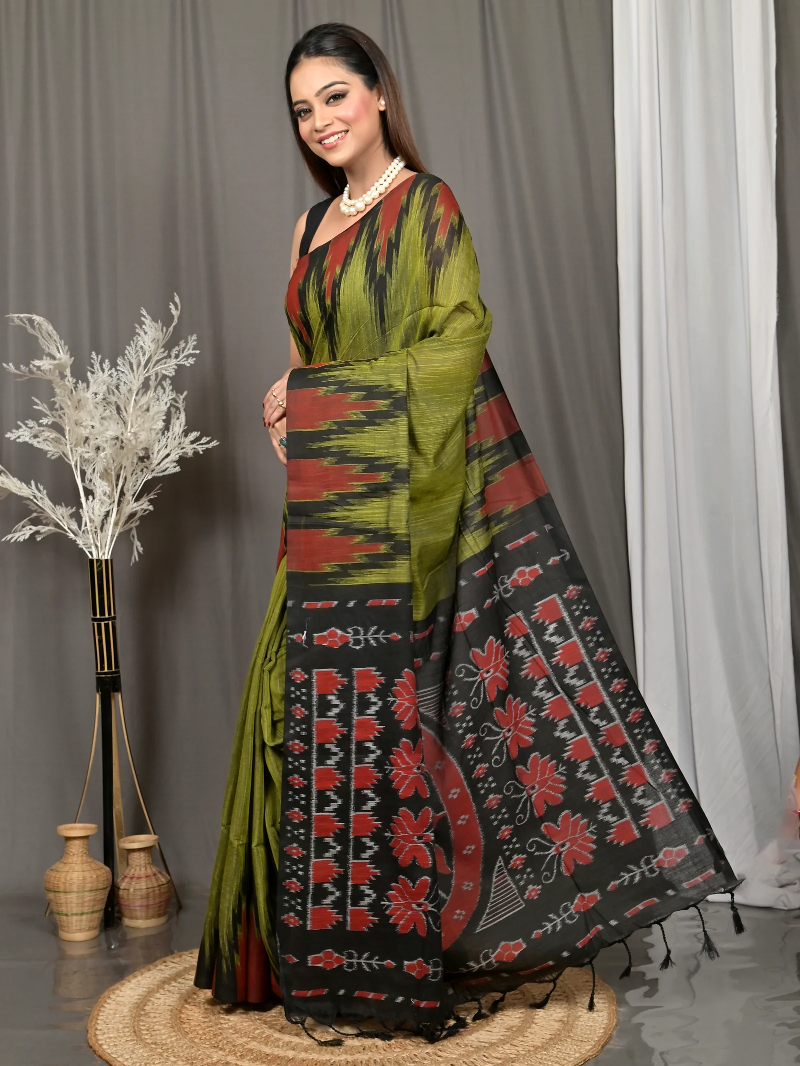 Green Black Cotton Soupur Kotki Saree  (104)