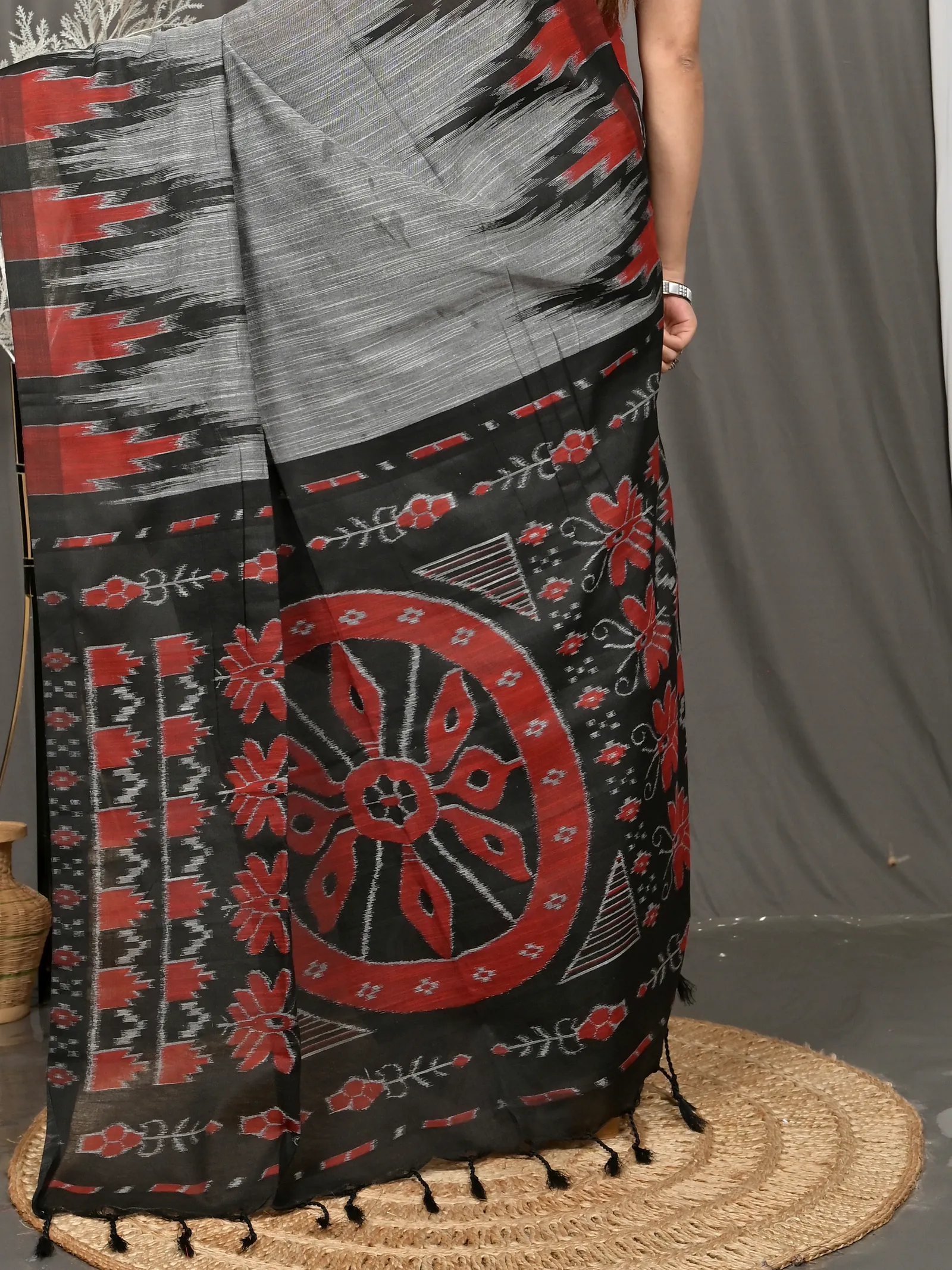 Grey Black Cotton Soupur Kotki Saree  (105)
