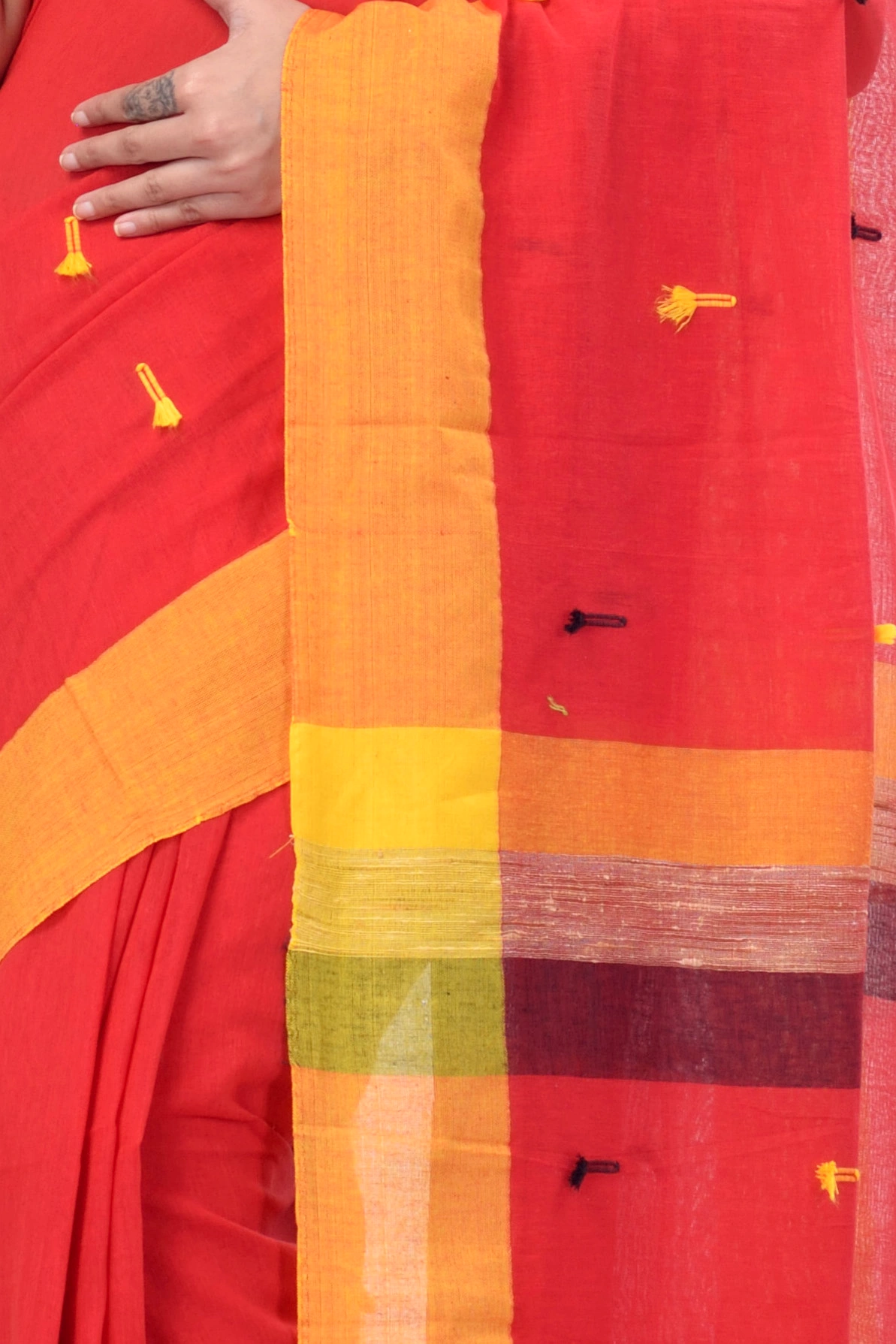 Red Pure Cotton Clacial Desigined Hand Loom Saree (121)