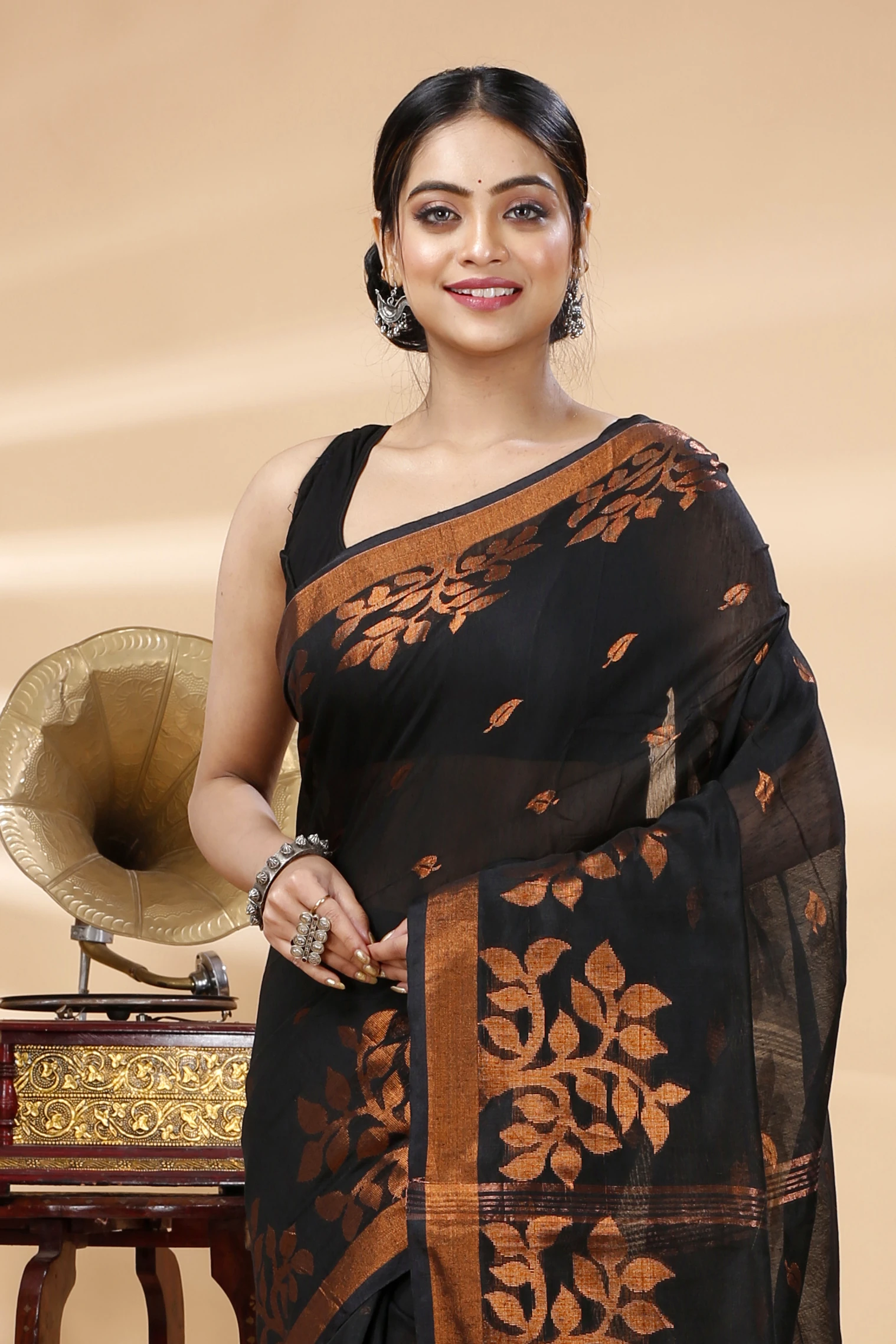 Black Blended Cotton Tina Hand Loom Saree (1212)