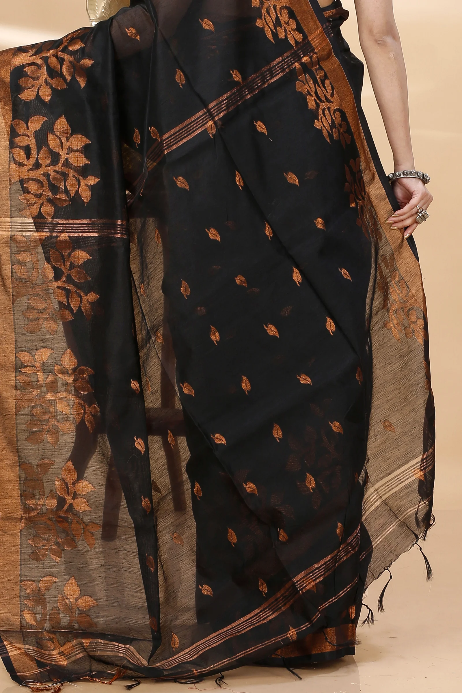 Black Blended Cotton Tina Hand Loom Saree (1212)
