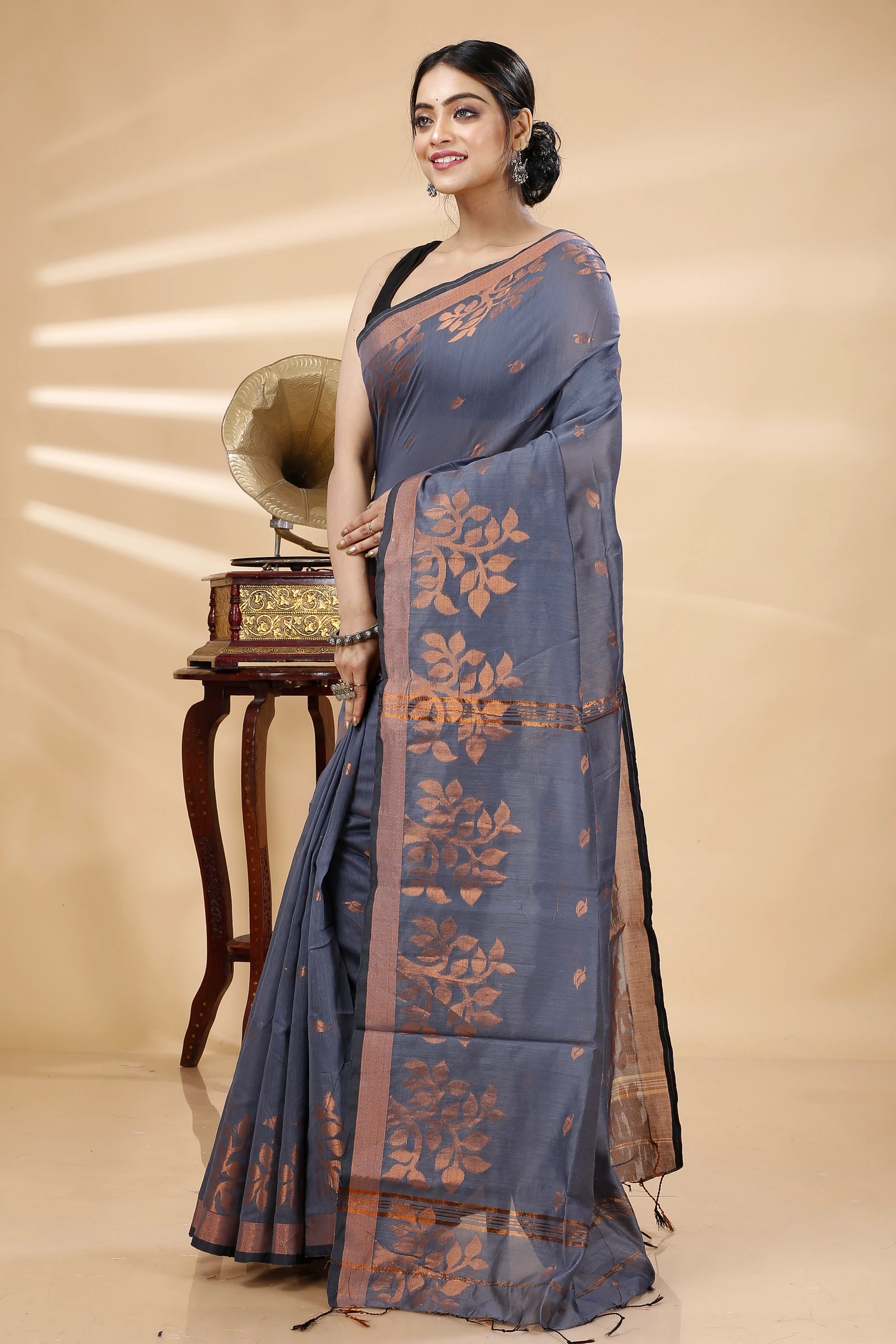 Grey Blended Cotton Tina Hand Loom Saree (1214)