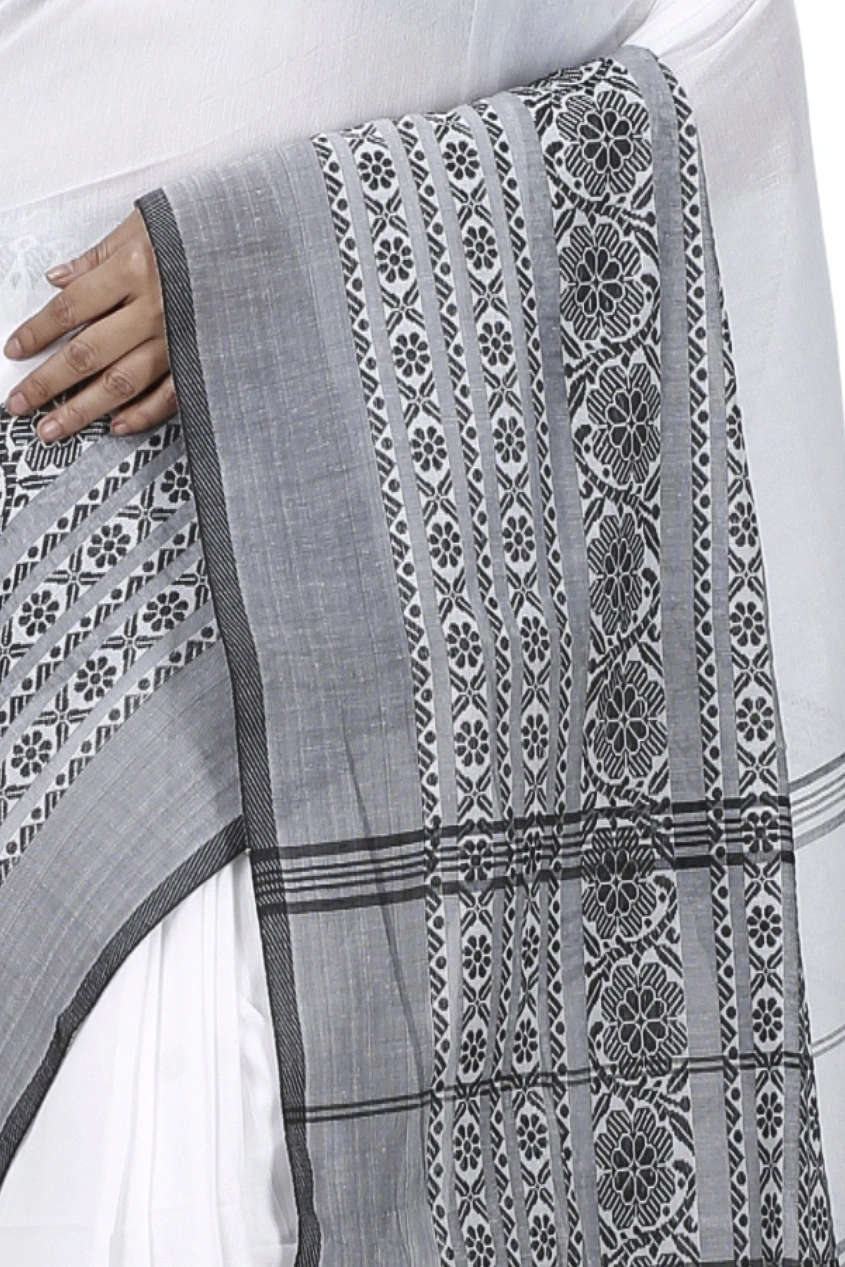 Black White Pure Cotton Begompuri_Hand Hand Loom Saree (1290)