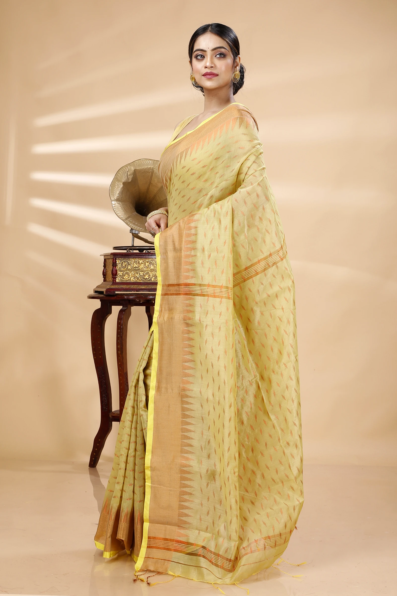 Yellow Blended Cotton Prisha Hand Loom Saree (1397)