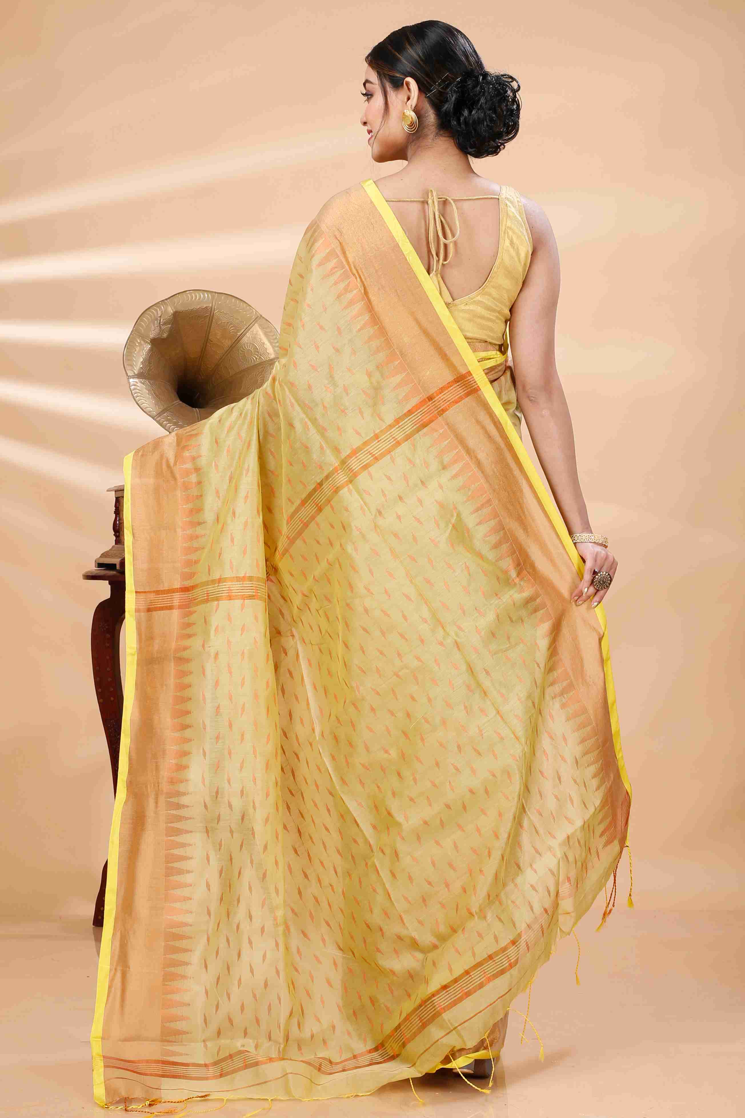 Yellow Blended Cotton Prisha Hand Loom Saree (1397)