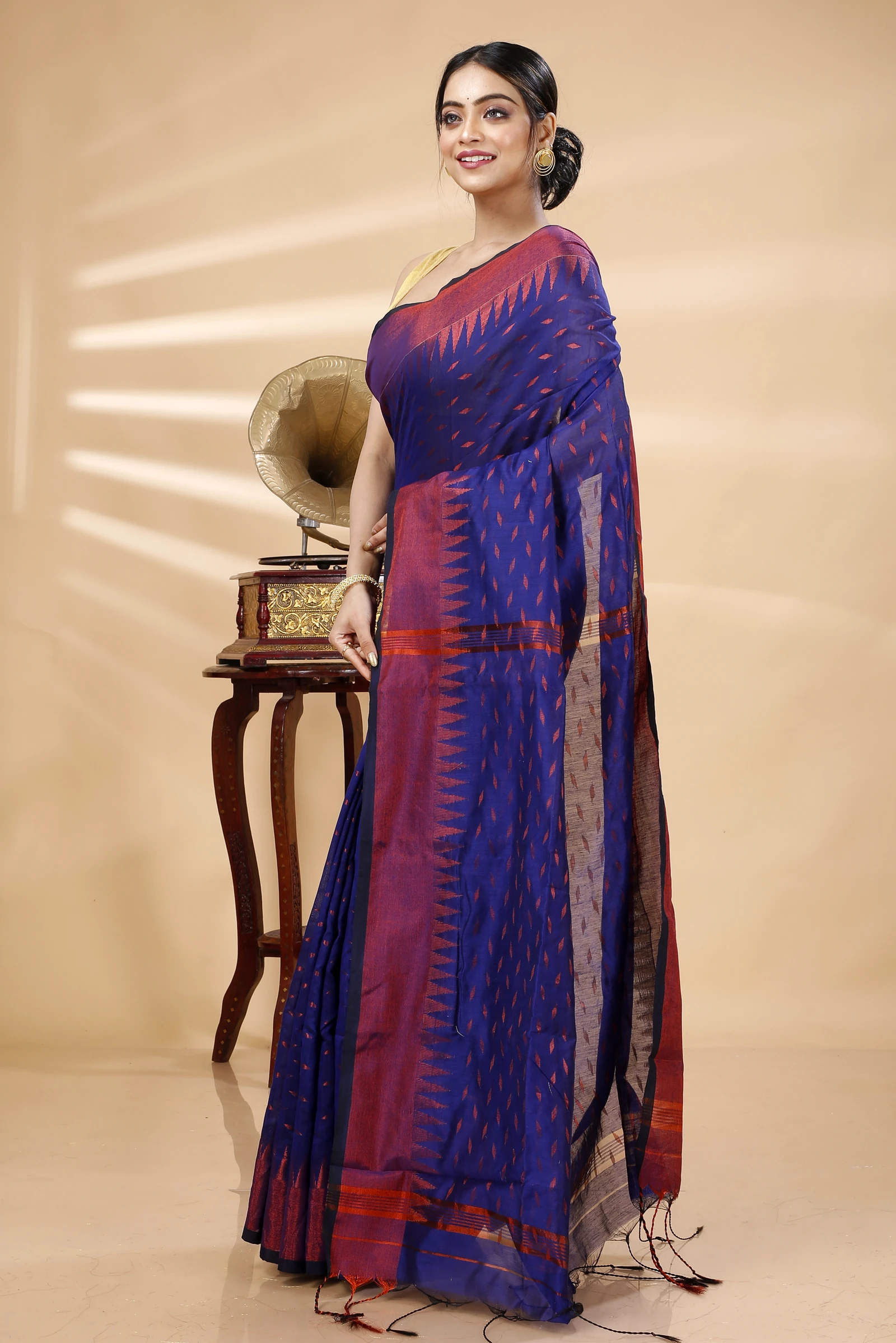 Naby Blue Blended Cotton Prisha Hand Loom Saree (1399)