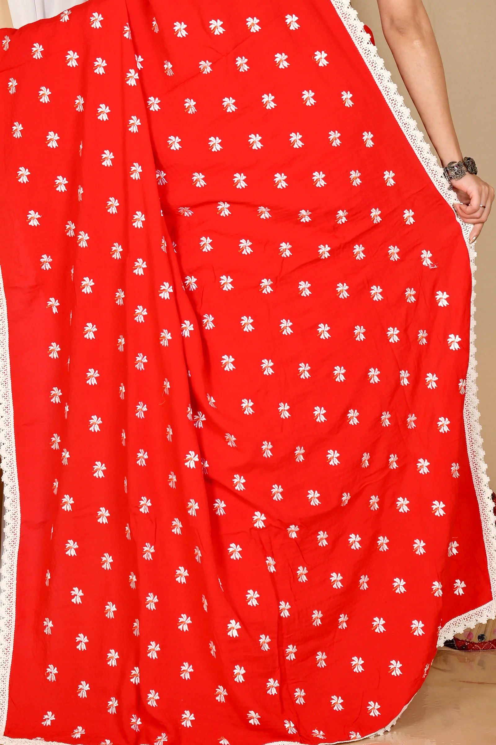 Red White Pure Cotton LalPori Hand Loom Saree (14)