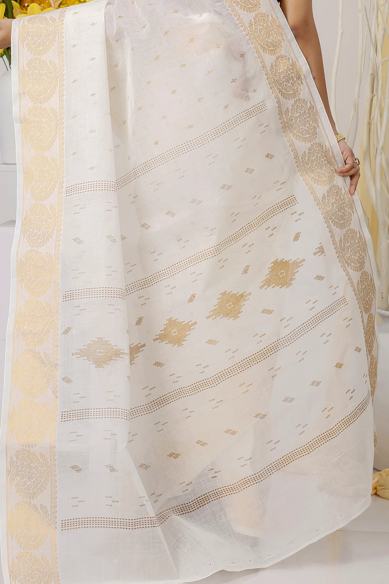 White Brown Pure Cotton Levi Tant Saree Print (1411)