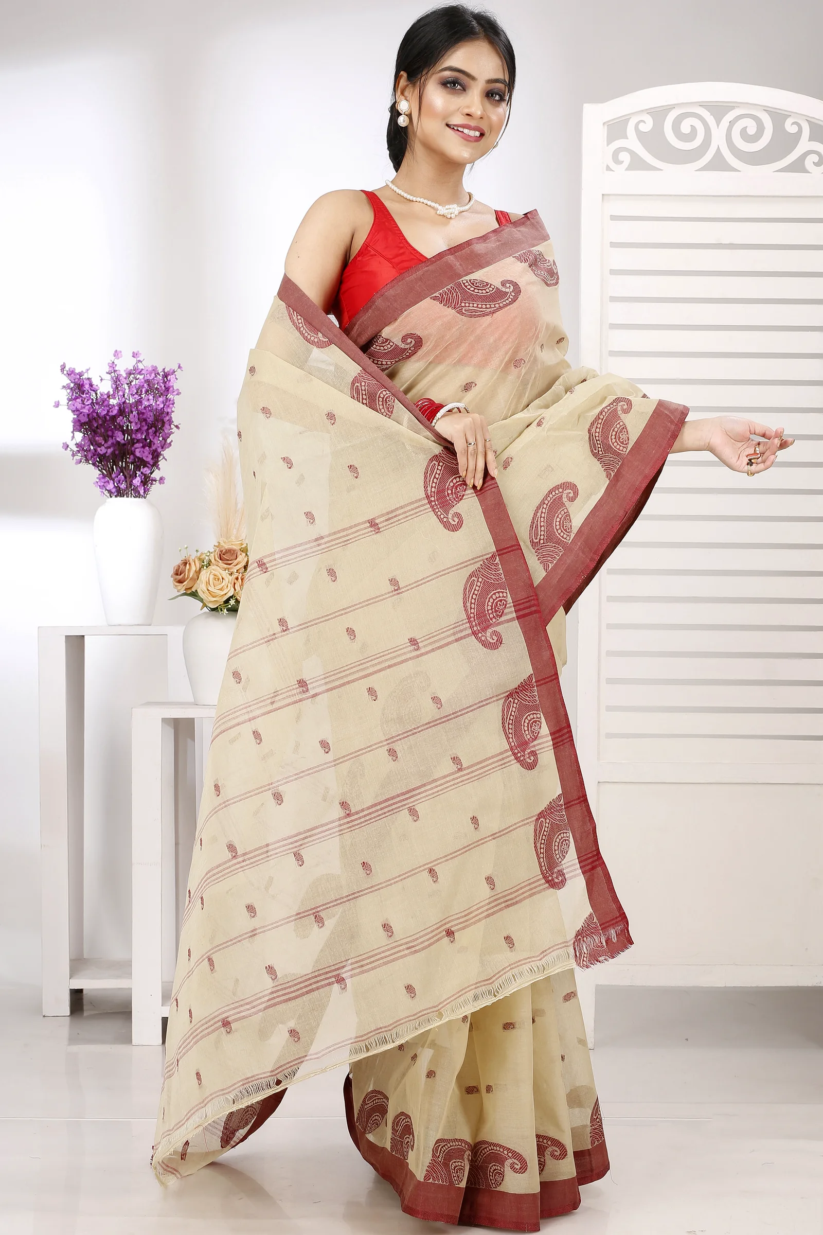 Off-White Pure Cotton Epto Shonko Tant Saree (1480)