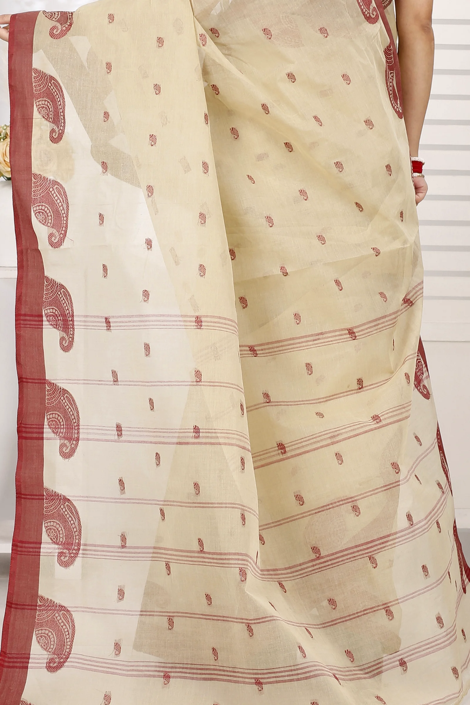 Off-White Pure Cotton Epto Shonko Tant Saree (1480)