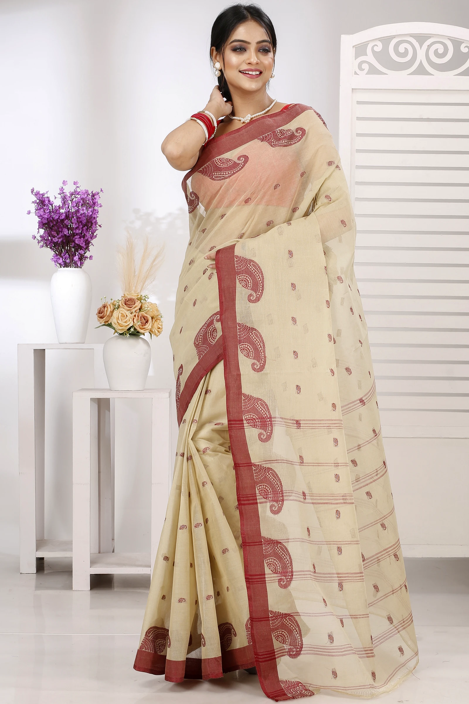 Off-White Pure Cotton Epto Shonko Tant Saree (1480)