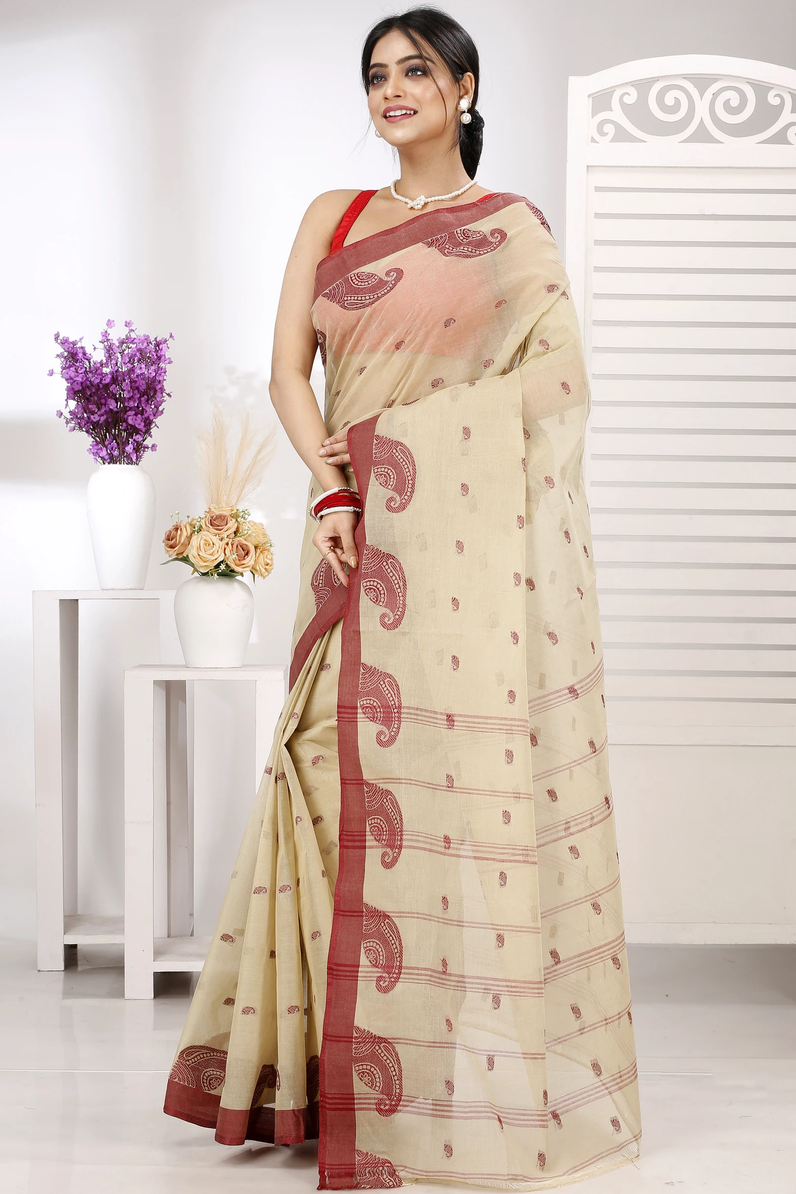 Off-White Pure Cotton Epto Shonko Tant Saree (1480)