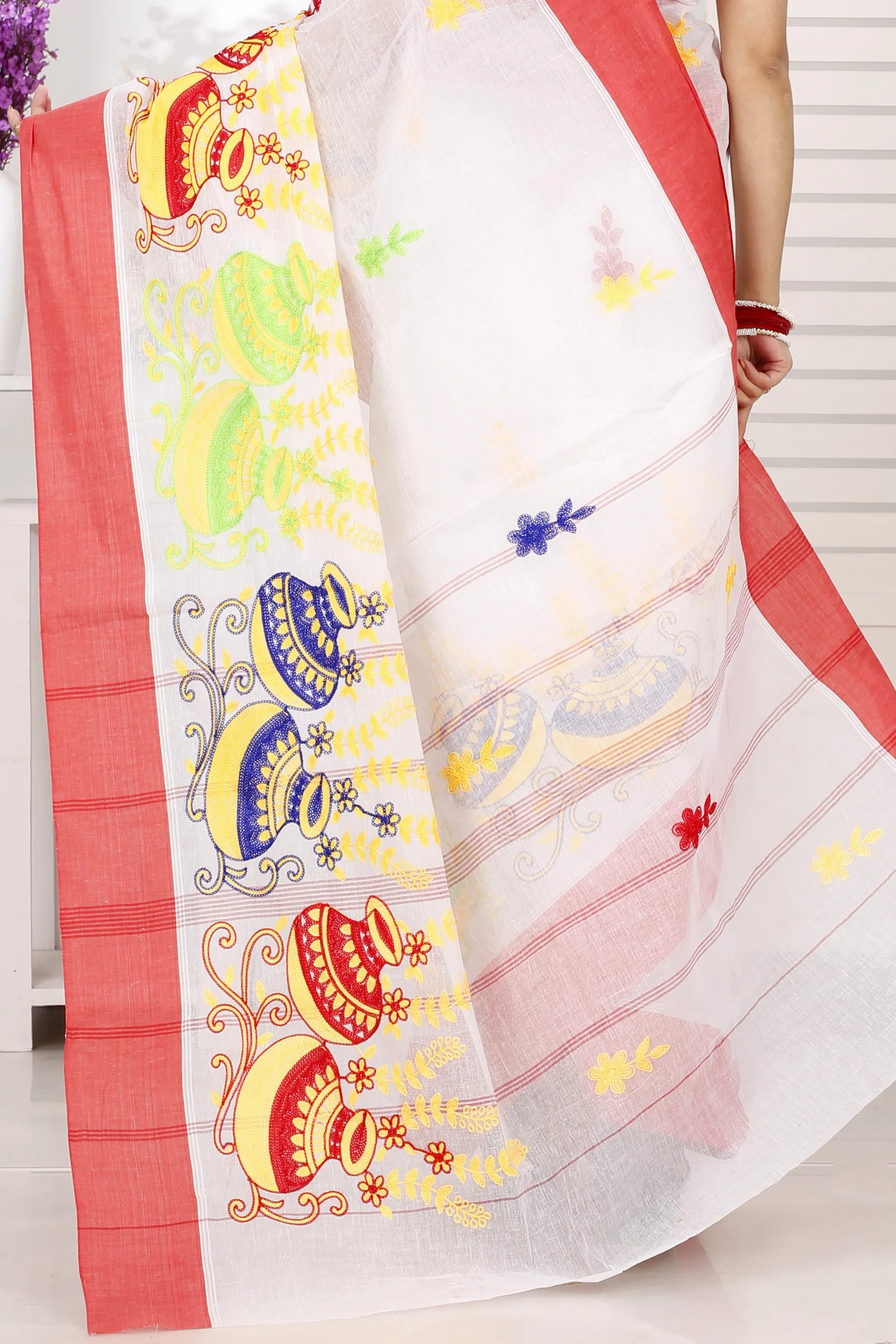 White Red Pure Cotton Embi Elu Ghot Tant Embroidery (1508)