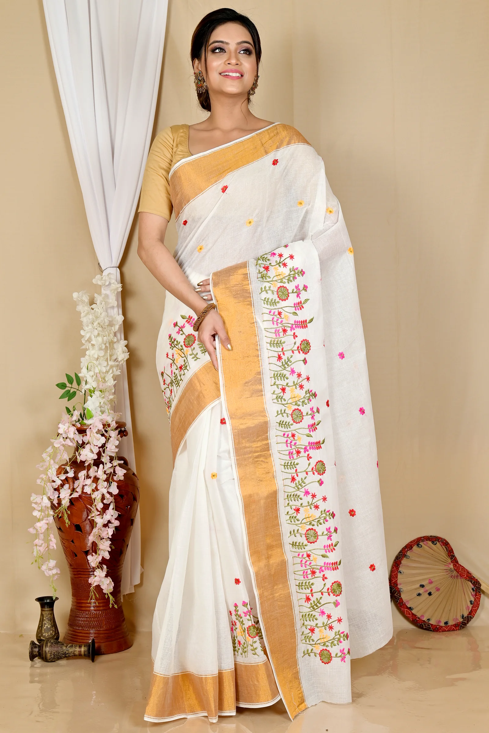 White Gold Pure Cotton Askiti Tant Embroidery (1600)