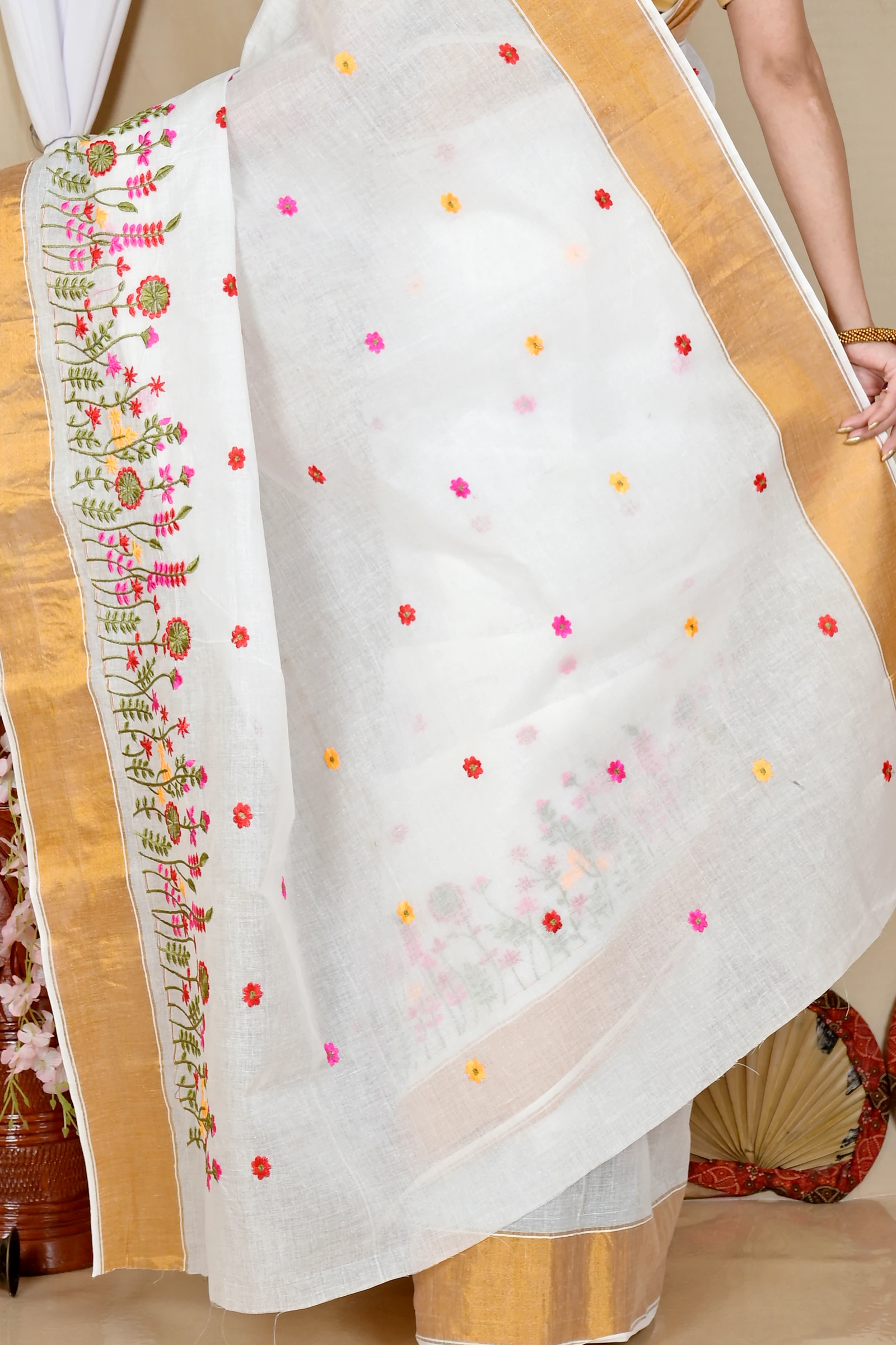 White Gold Pure Cotton Askiti Tant Embroidery (1600)