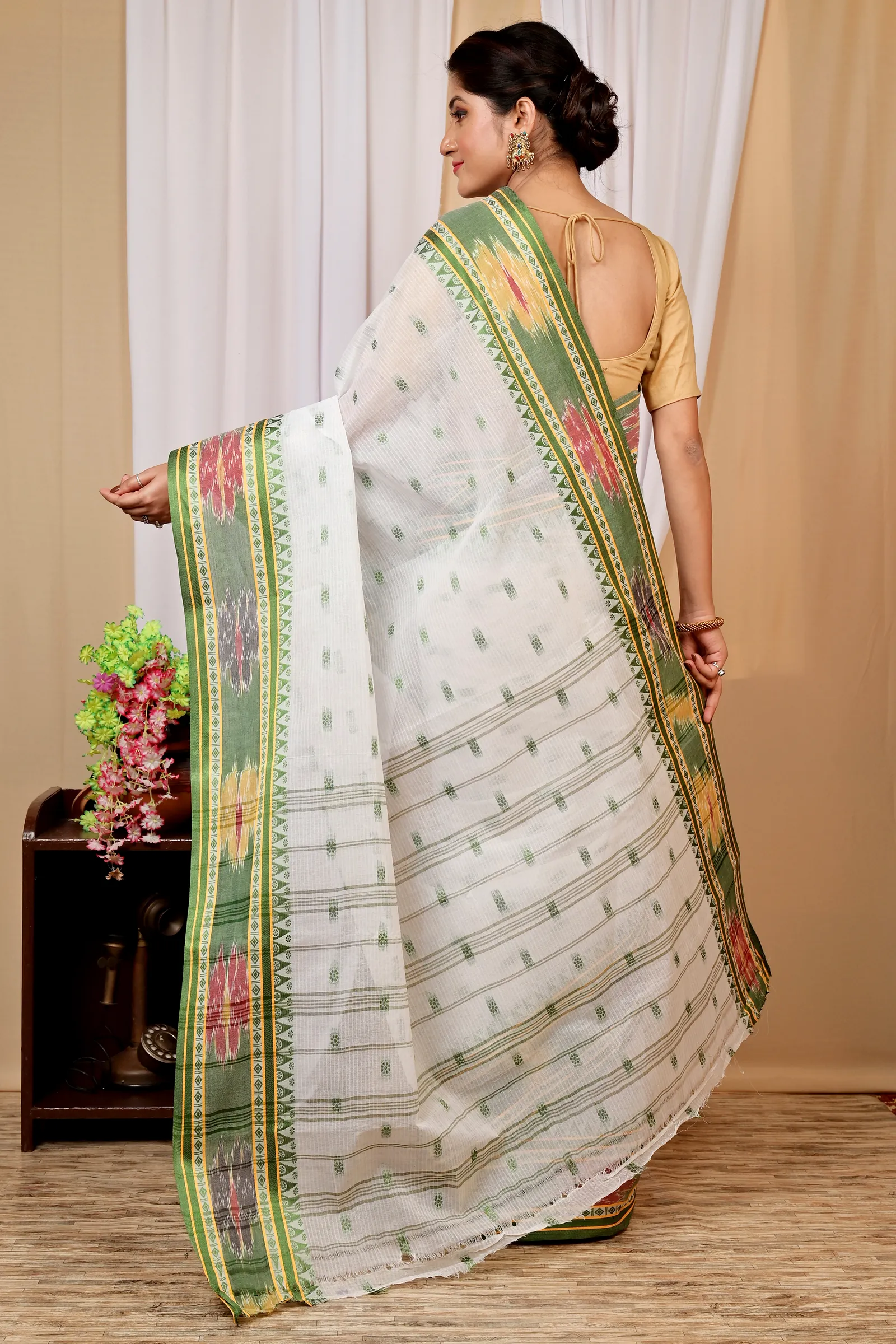 Green and White Pure Cotton Hema Tant Saree (1608)
