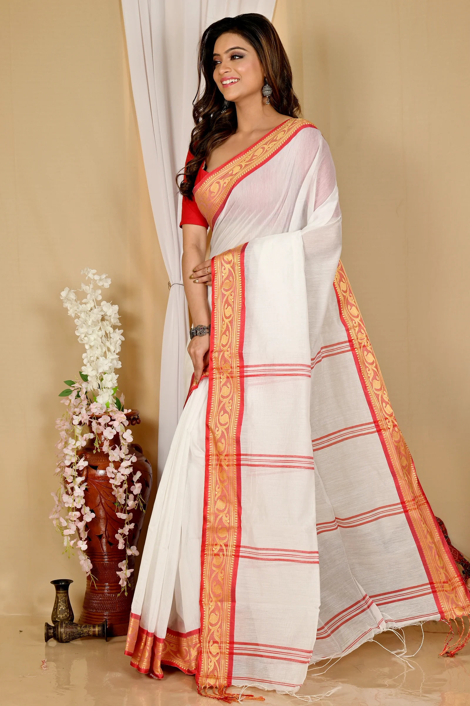 White Red Pure Cotton Nova Hand Loom Saree (1662)