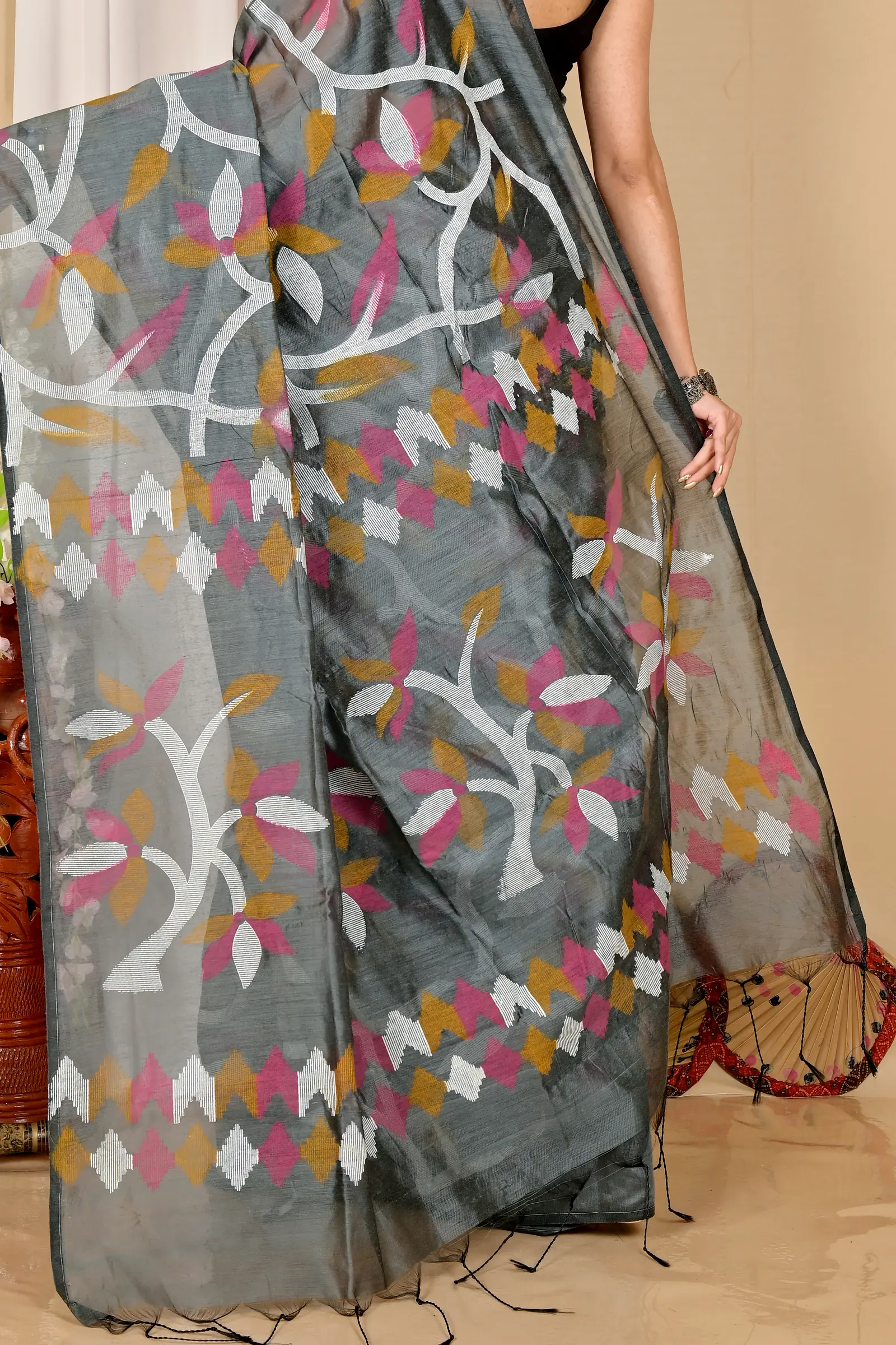 Grey Cotton Naren Hand Loom Saree (1668)