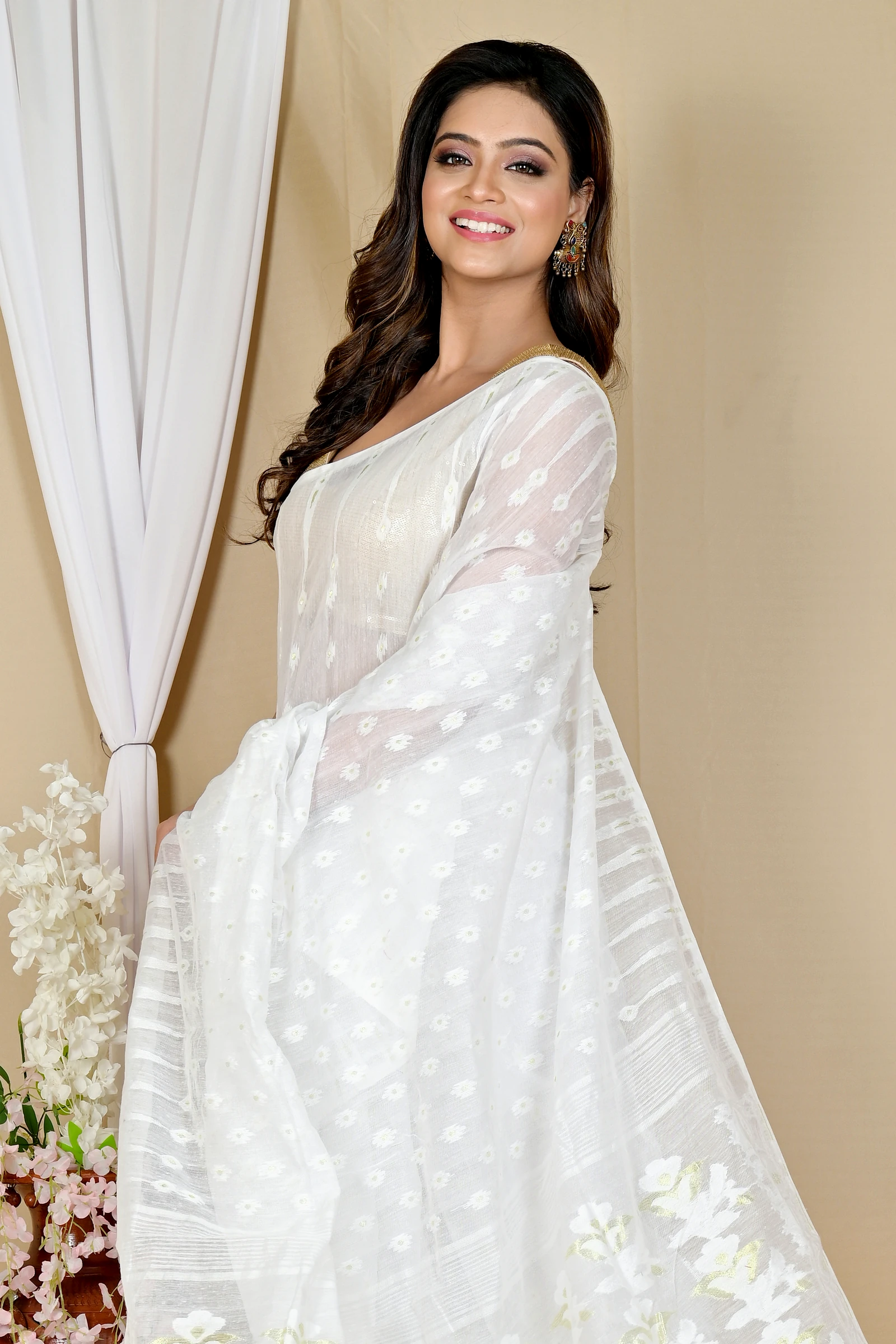 White Blended Cotton Rapial Jamdani Saree (1684)