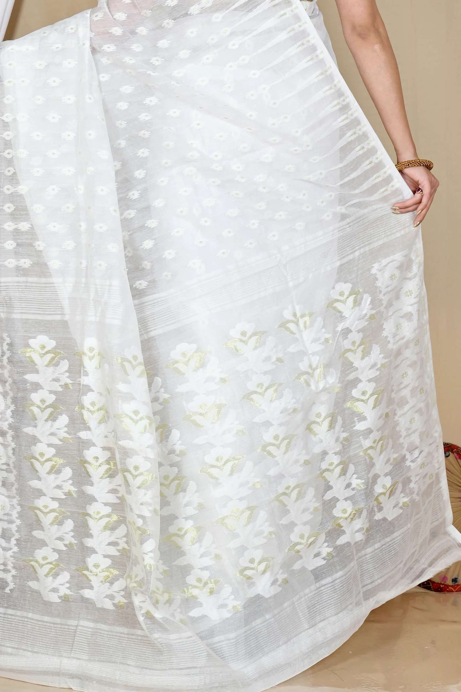 White Blended Cotton Rapial Jamdani Saree (1684)