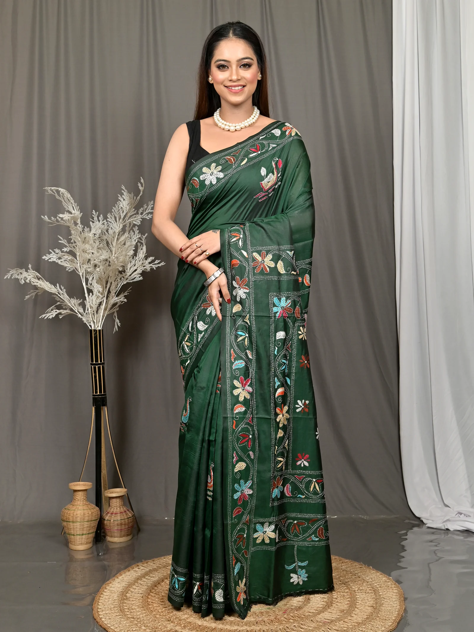 Dark Green Cotton Bolpur Kantha Stitch Saree (17)