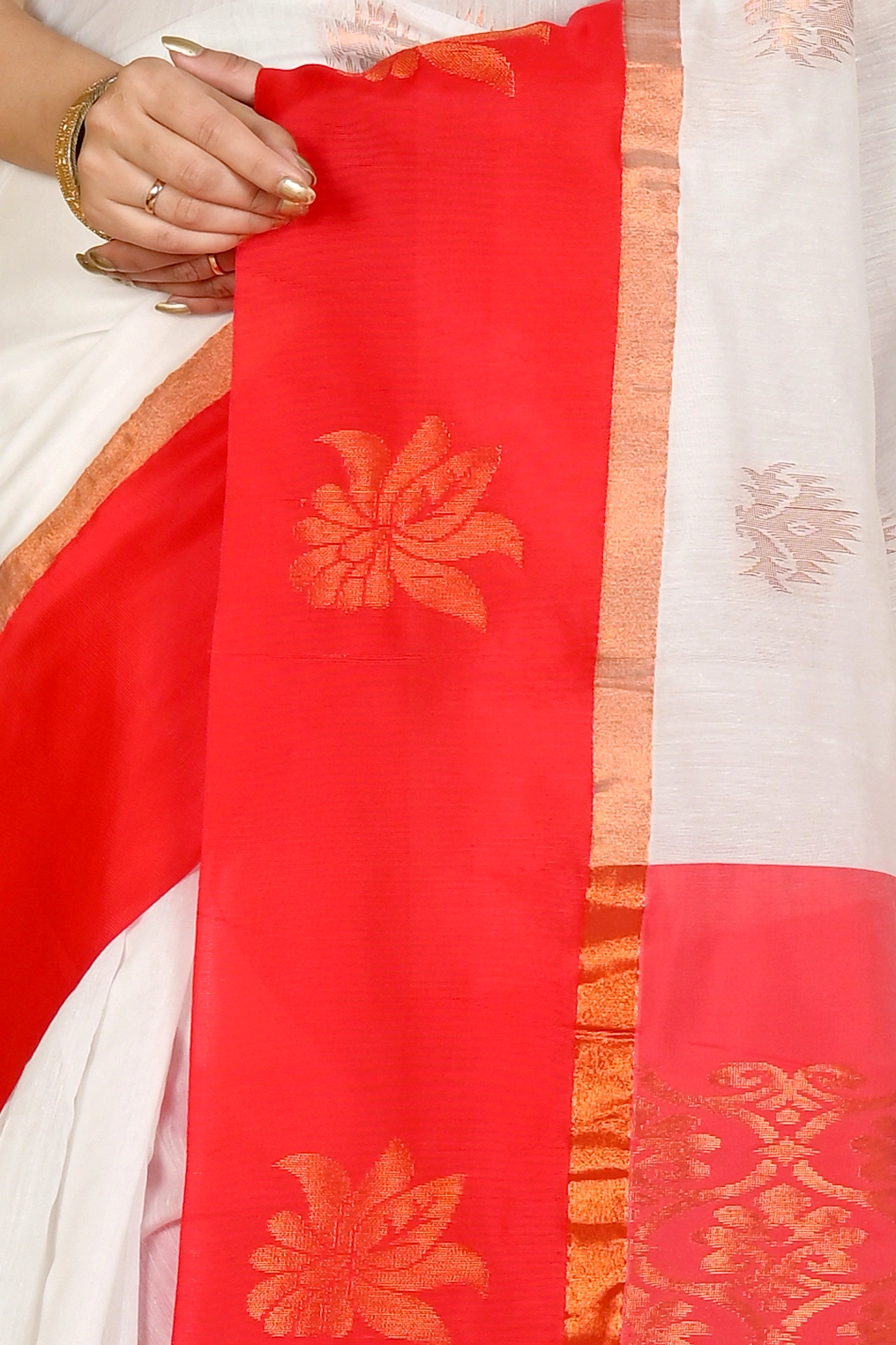 White Red Cotton Silk Kakin Hand Loom Saree (1716)