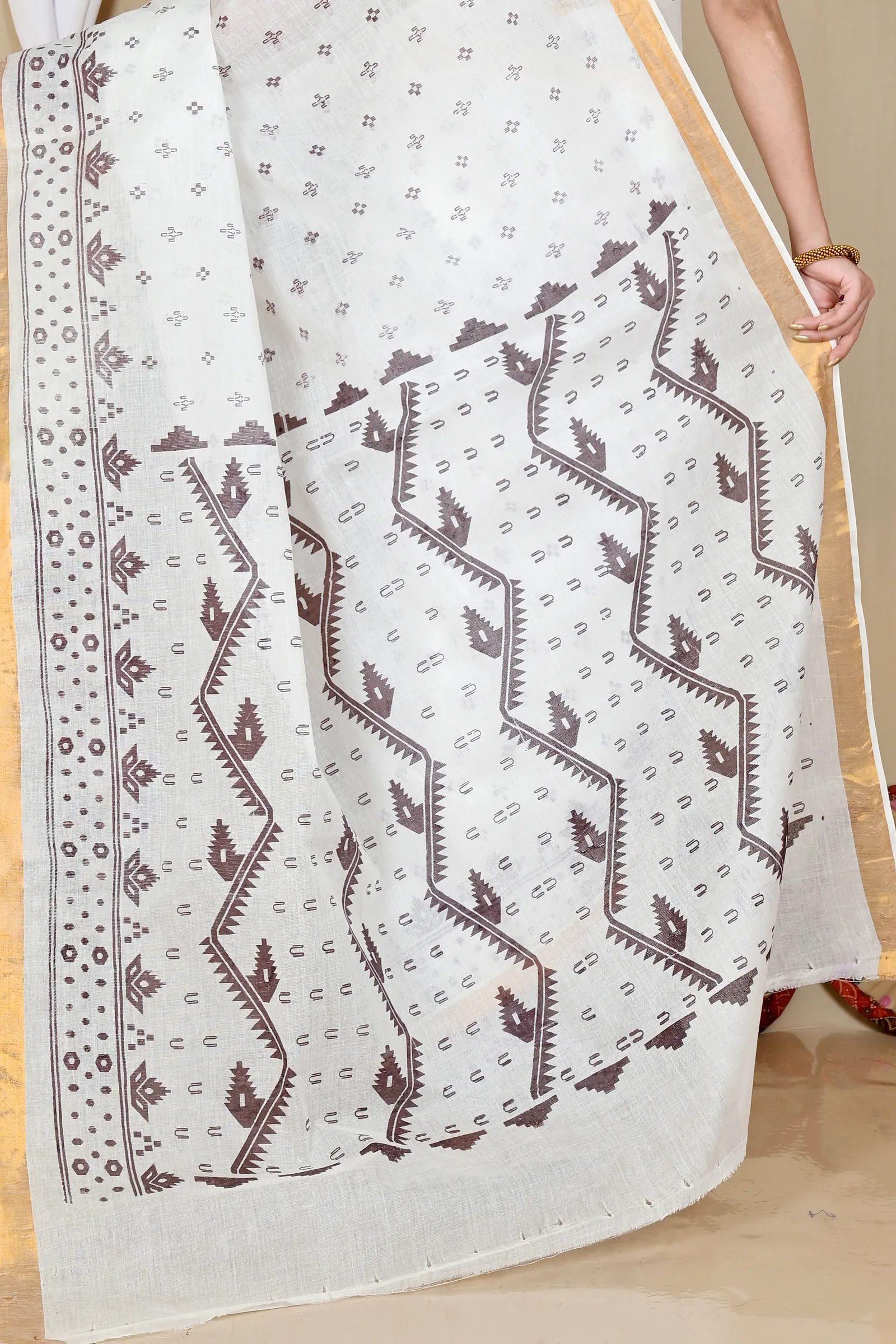 White Dark Brown Pure Cotton Ekta Print Tant Saree Print (1748)