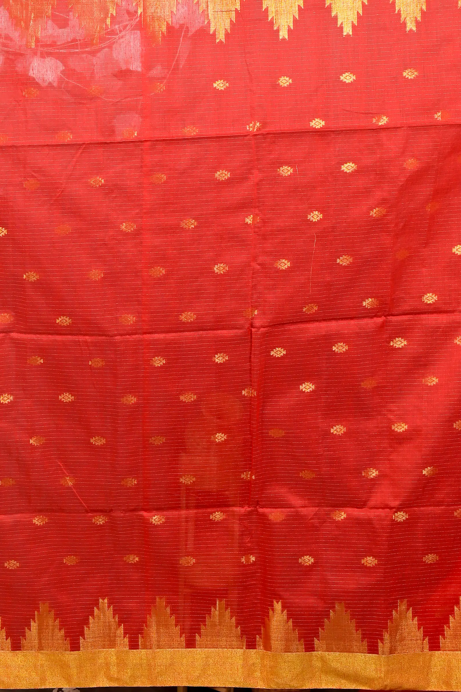 Red Cotton Blend Daypi Hand Loom Saree (1891)