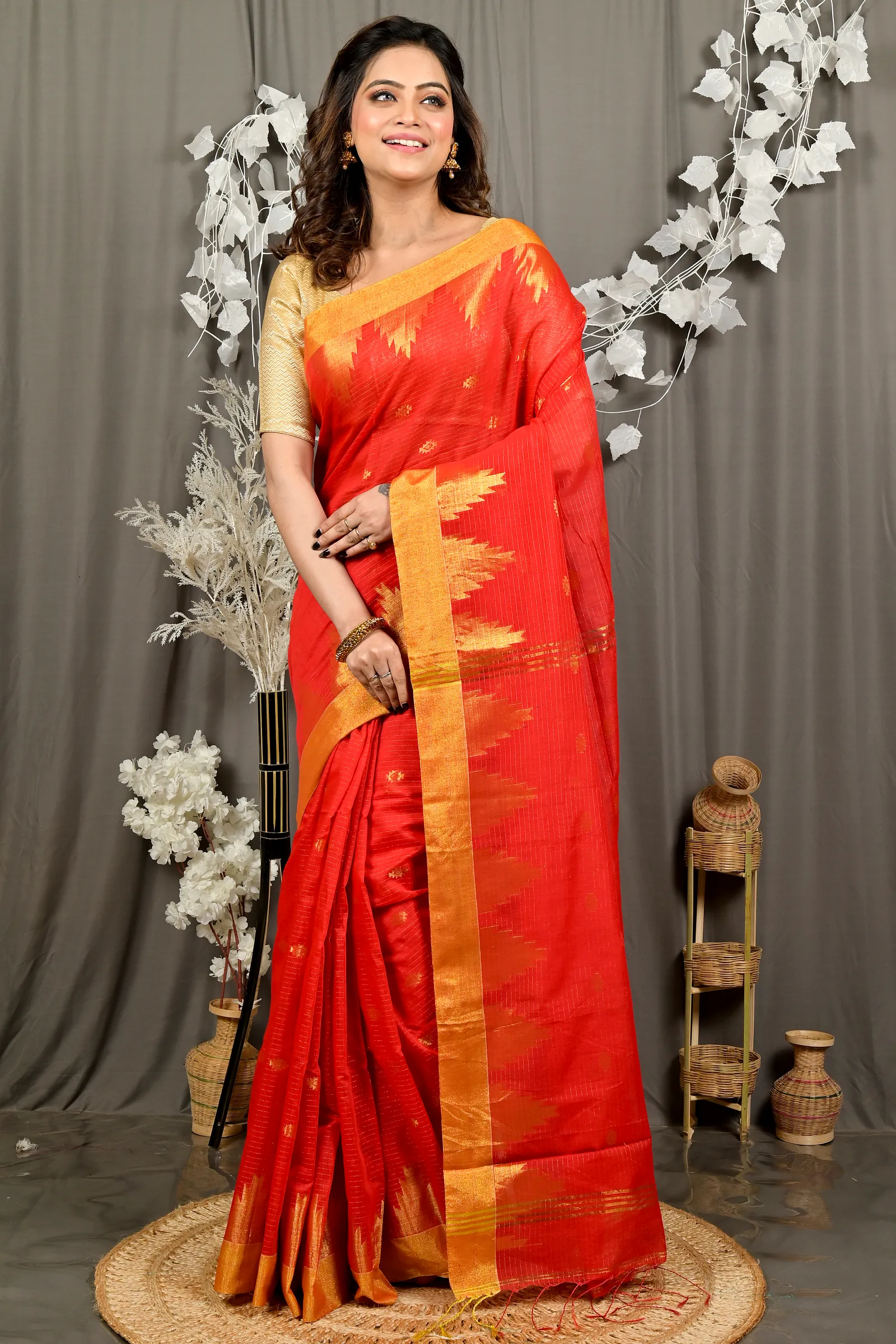 Red Cotton Blend Daypi Hand Loom Saree (1891)