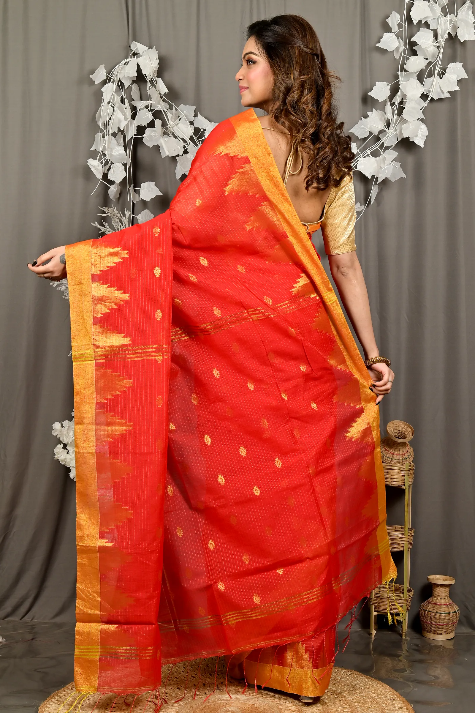 Red Cotton Blend Daypi Hand Loom Saree (1891)