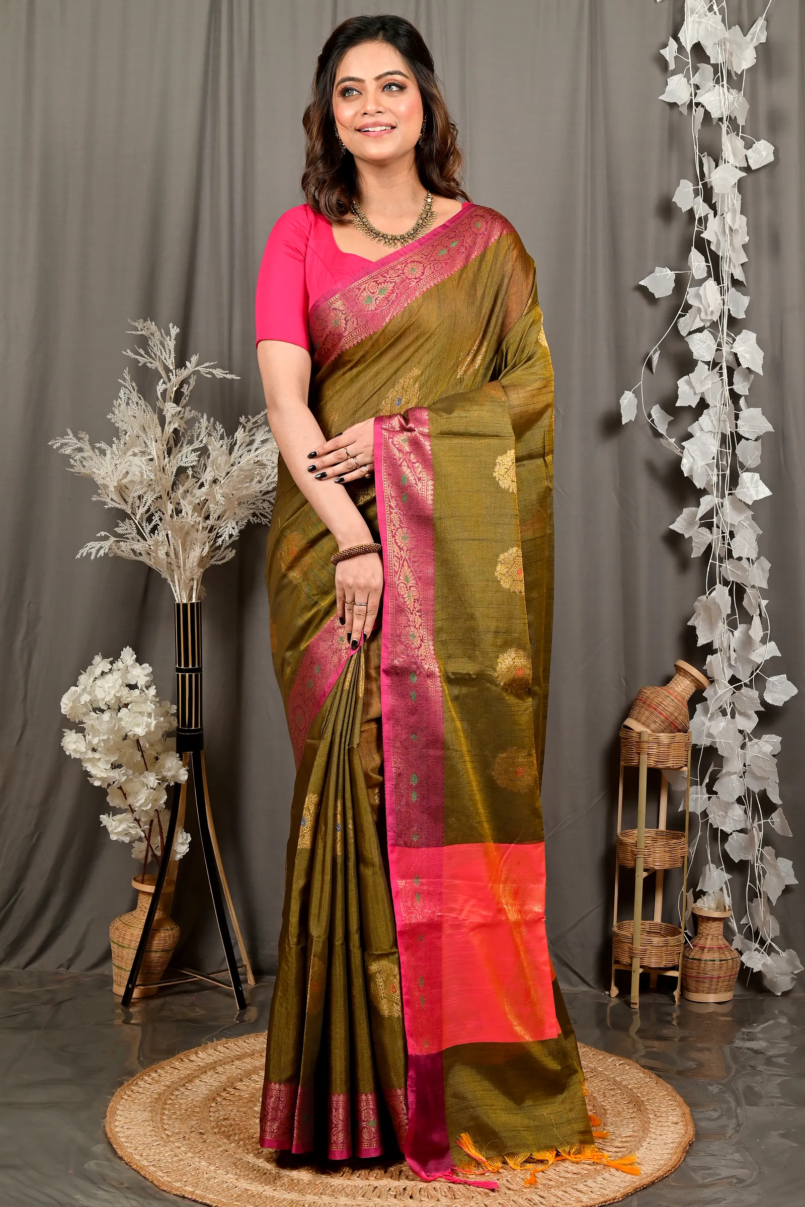 Mehndi Green Pink Cotton Blend Daymin Hand Loom Saree (1897)