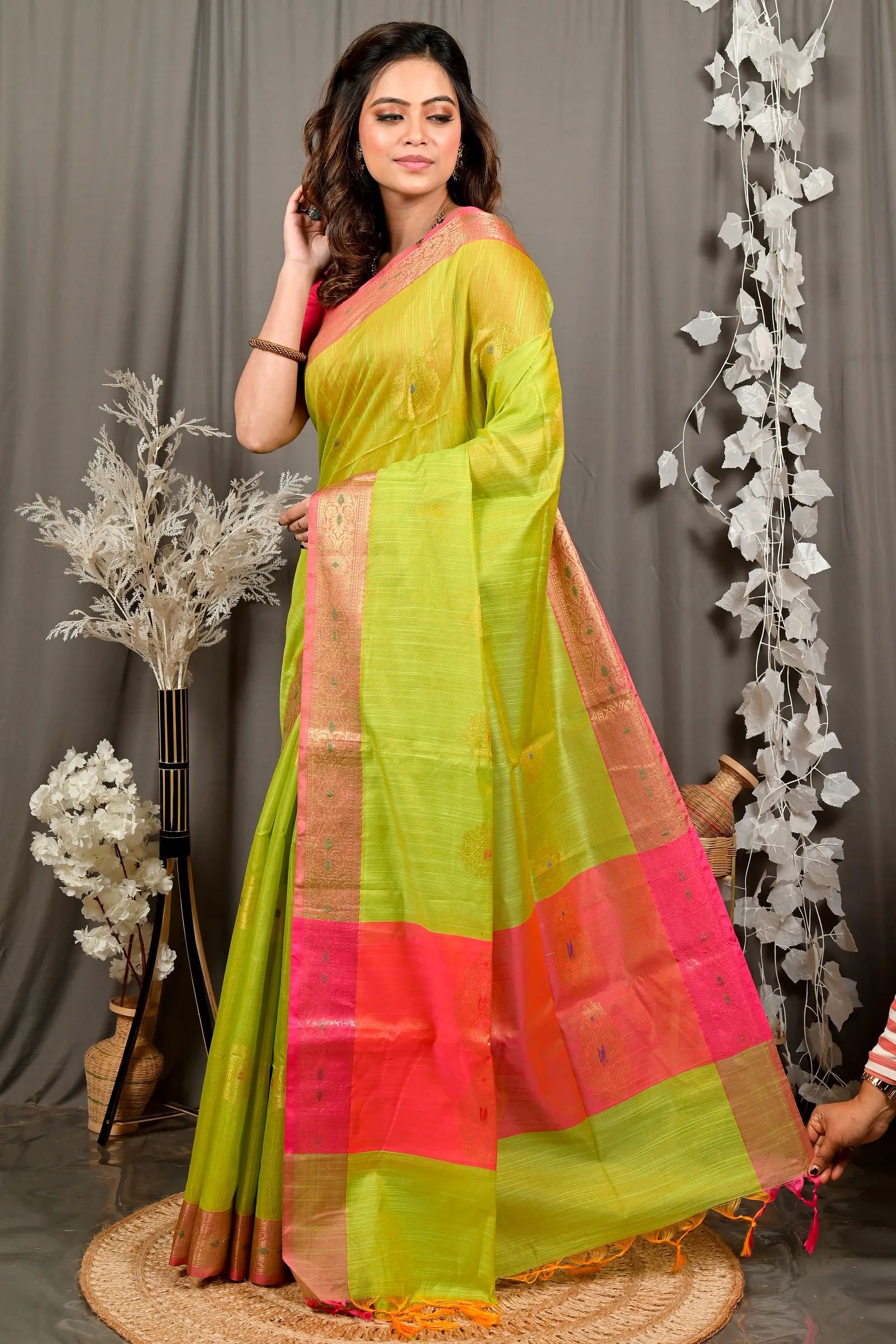 Pesta Green Pink Cotton Blend Daymin Hand Loom Saree (1899)