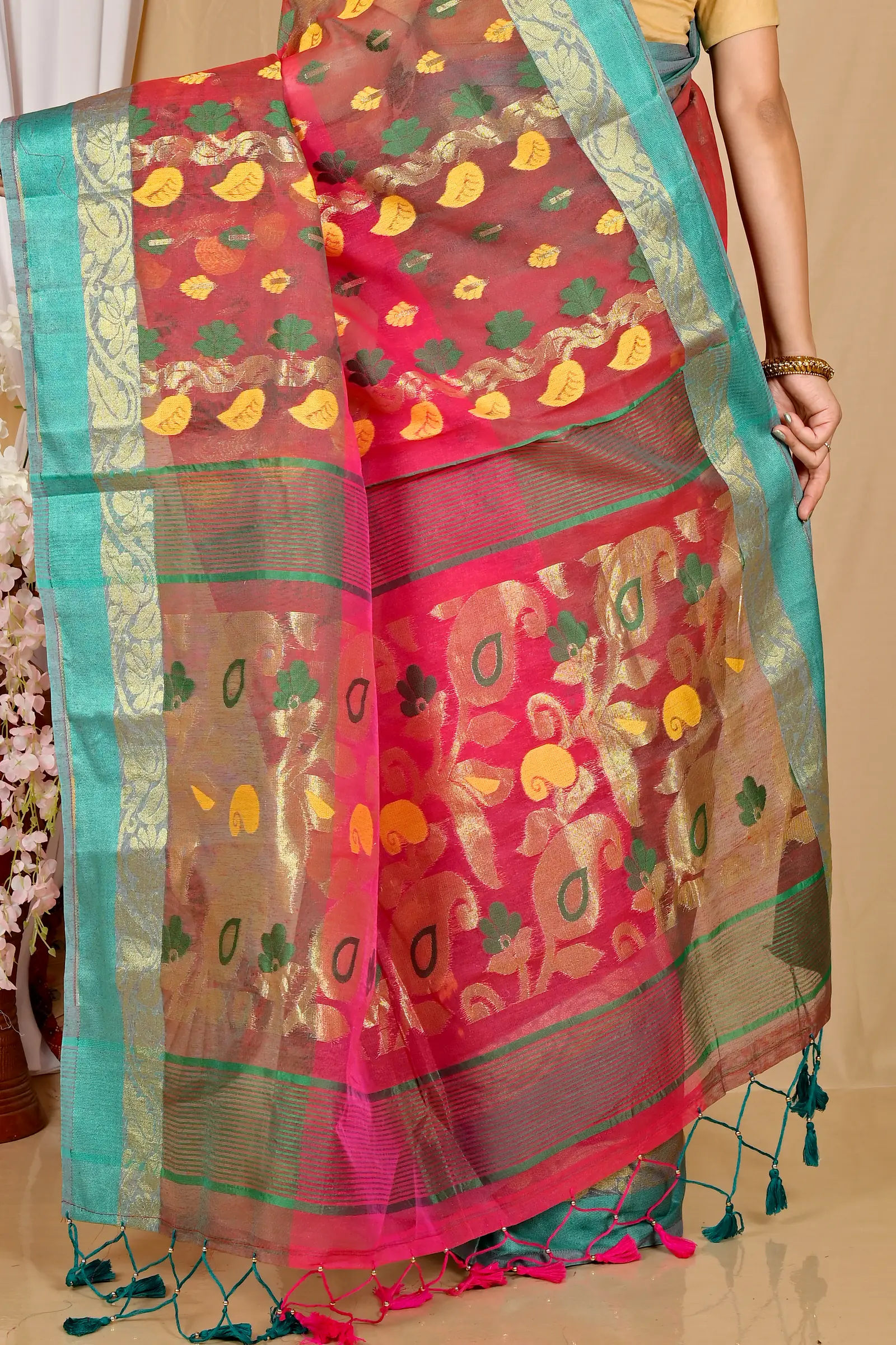 Red Green Pure Cotton Madhka Tant Saree (2000)