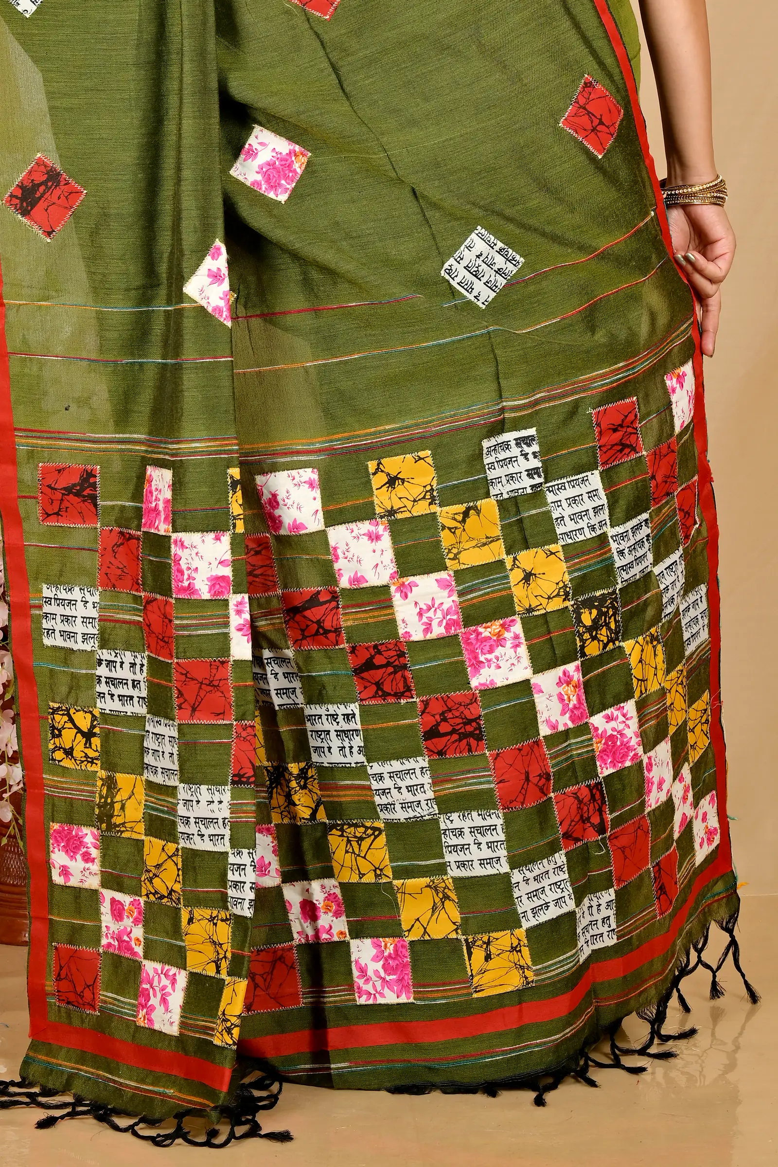 Dark Green Pure Cotton Aplika Tanu Applique Saree (2001)
