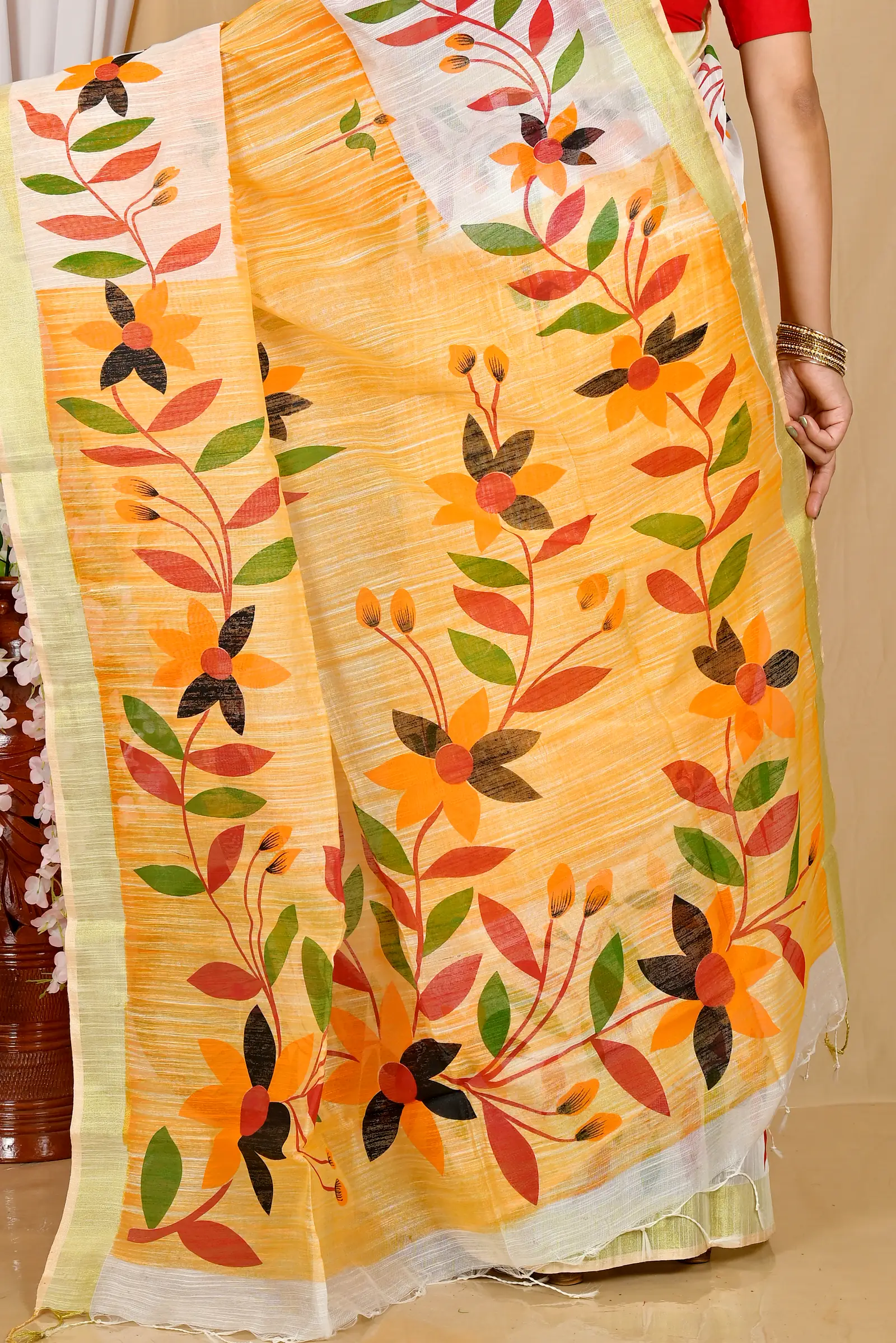 Yellow White Blended Cotton Korel Printed Handloom Saree (2007)