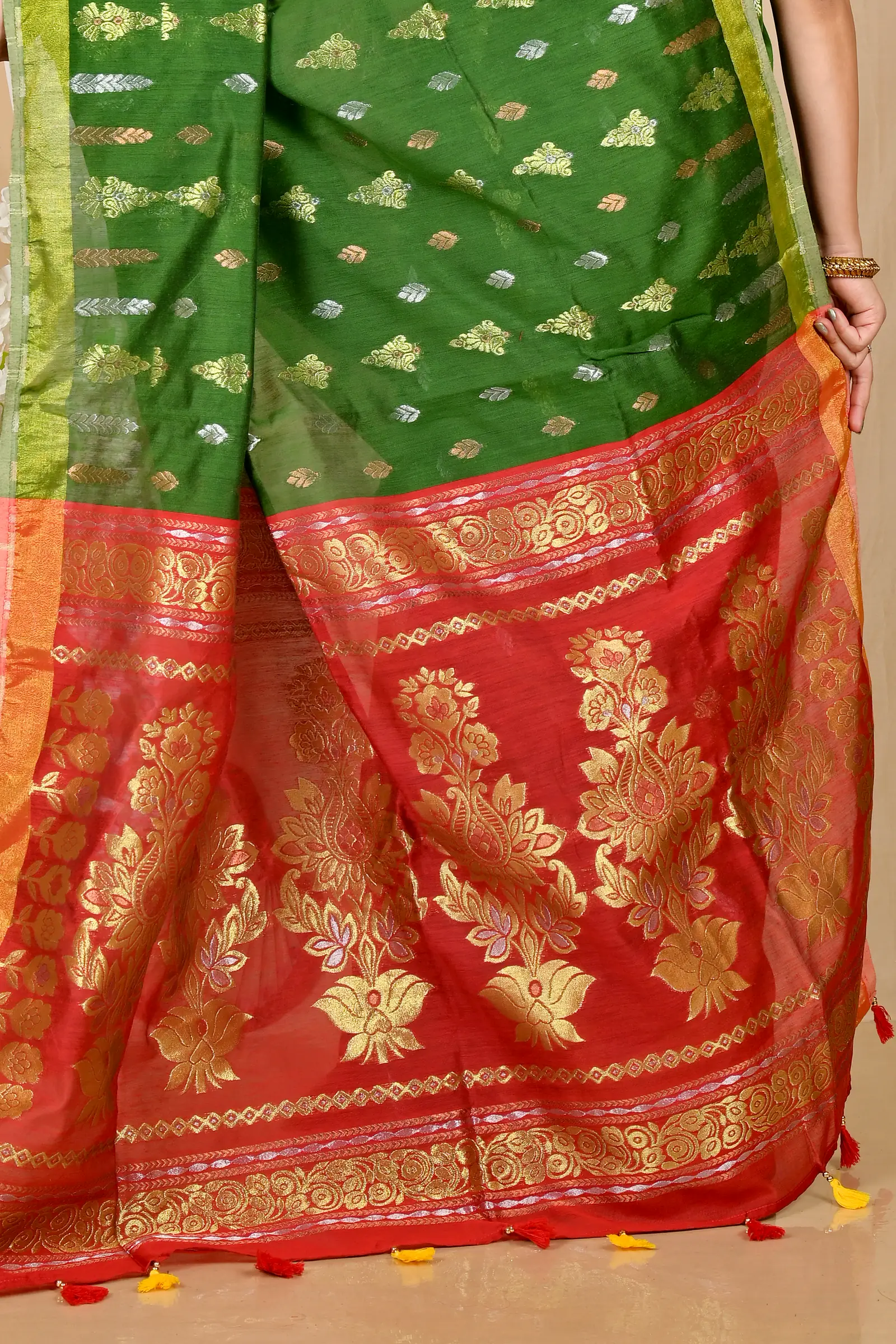 Dark Green Blended Cotton Samo Hand Loom Saree (2013)