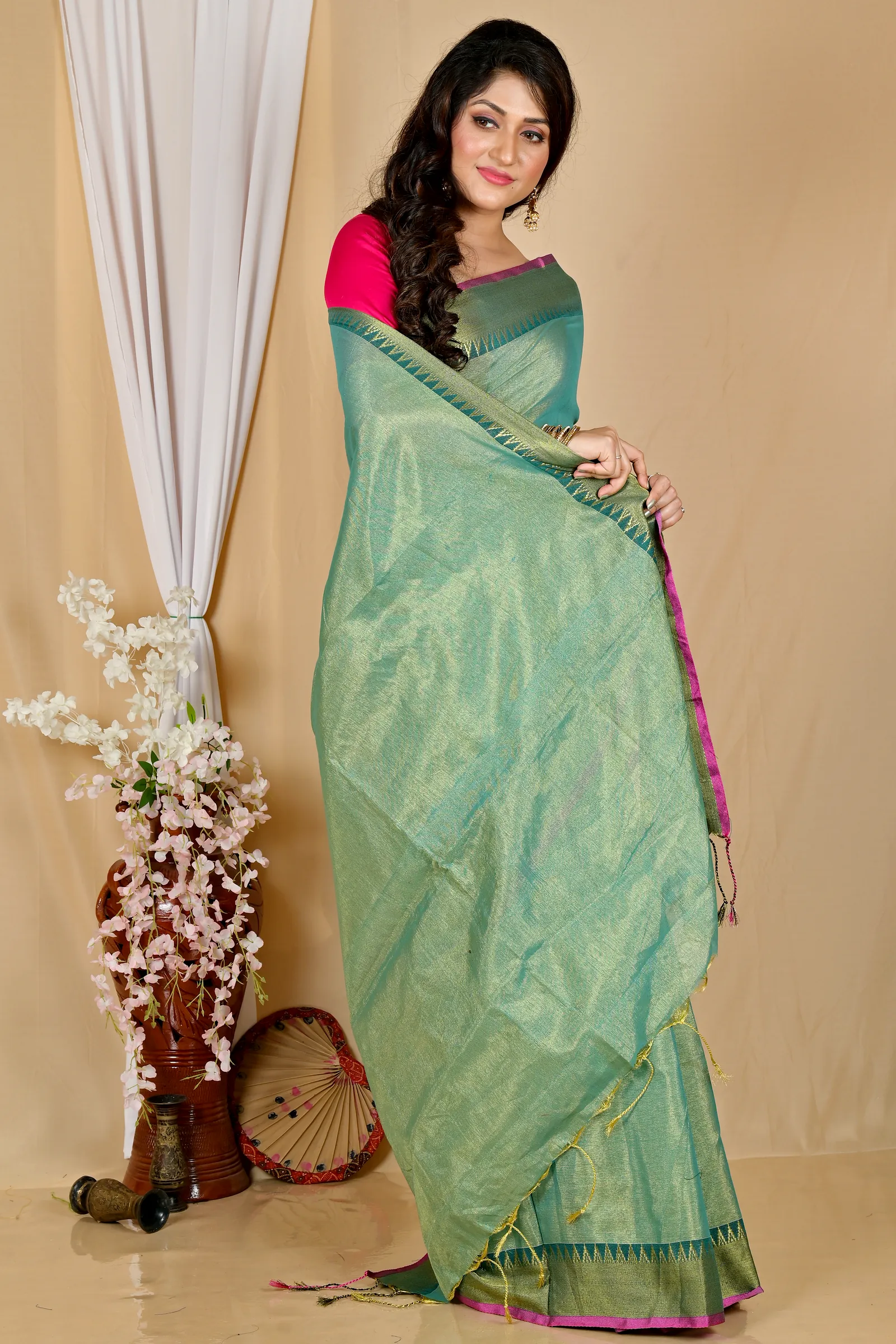 Green Cotton Silk Tisuka Par Hand Loom Saree (2070)