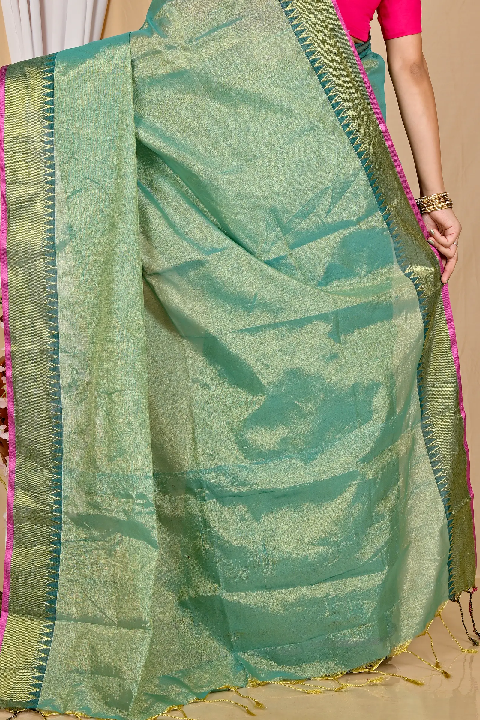 Green Cotton Silk Tisuka Par Hand Loom Saree (2070)
