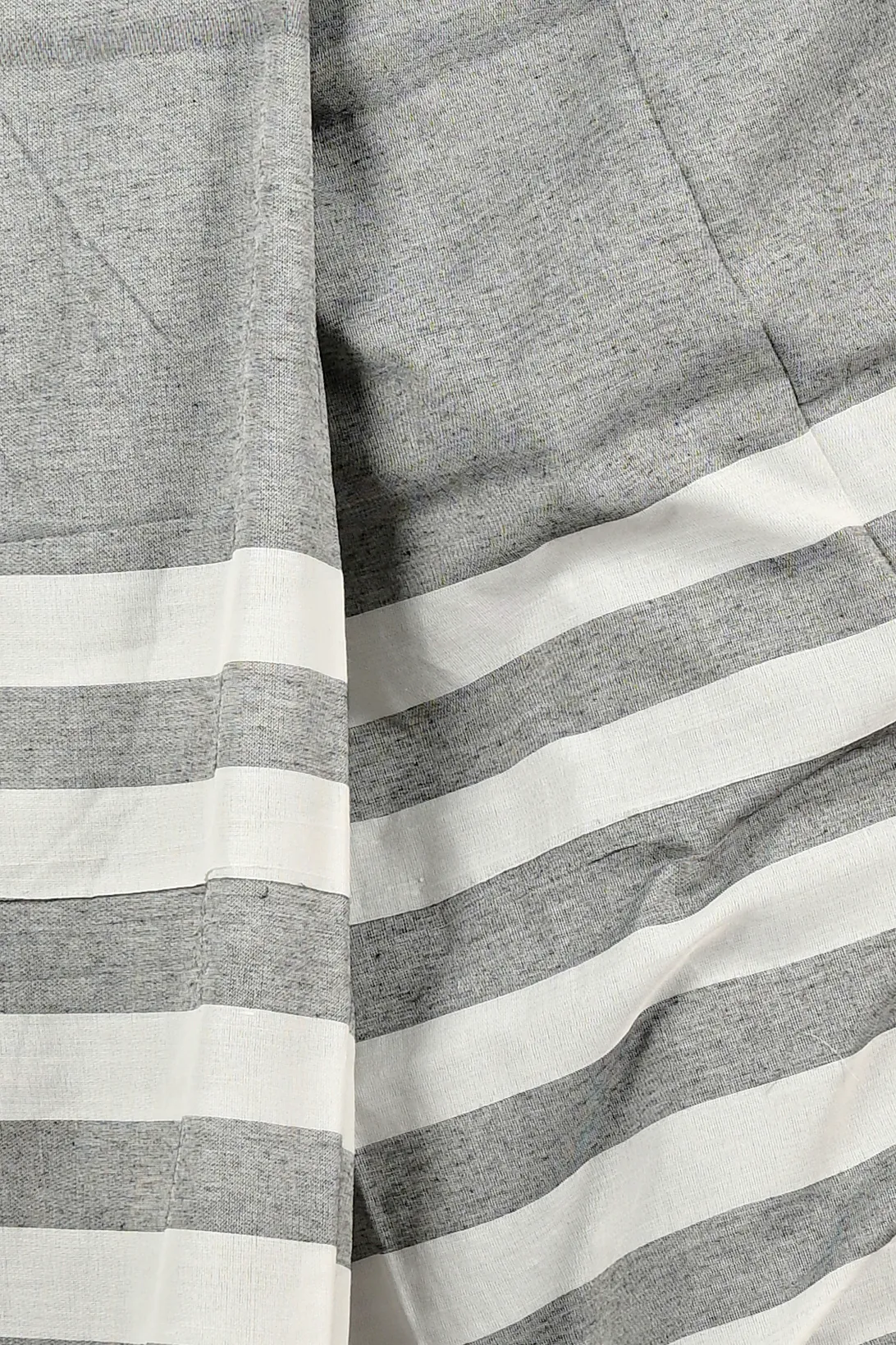 Grey Pure Cotton Bisti Hand Loom Saree (2096)