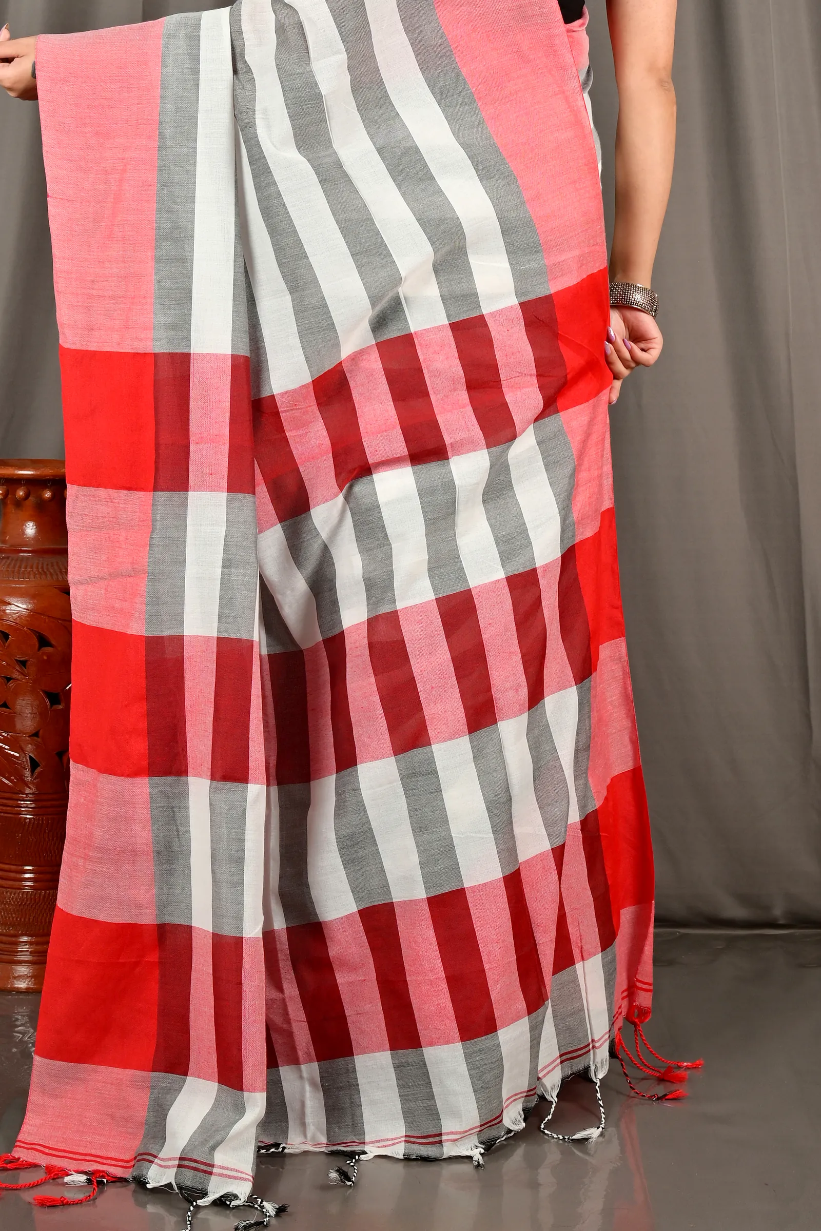 Grey White Pure Cotton Bimti Hand Loom Saree (2098)