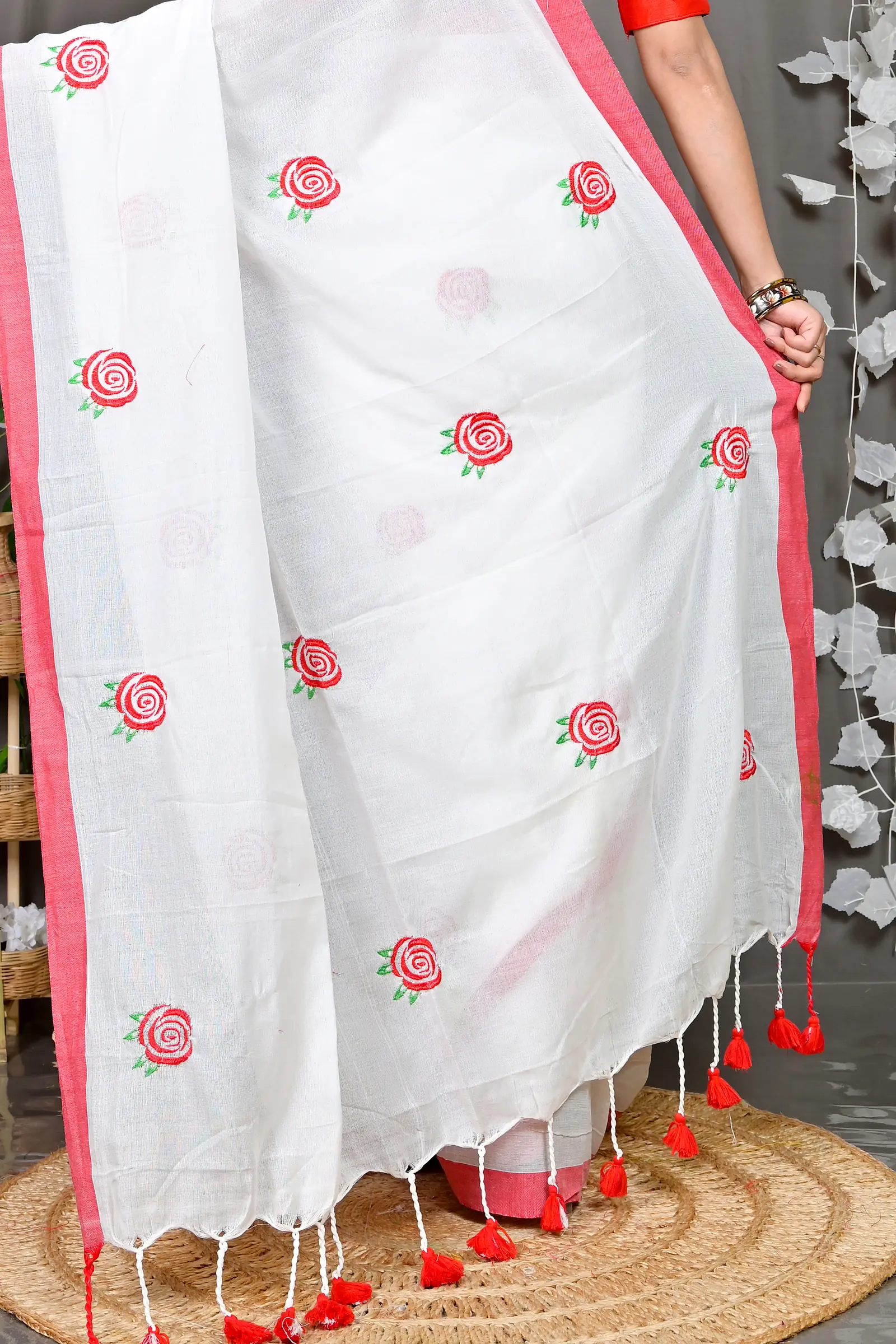 White Pure Cotton Parag Embroidery Handloom saree (210) | PuJoy Fashion