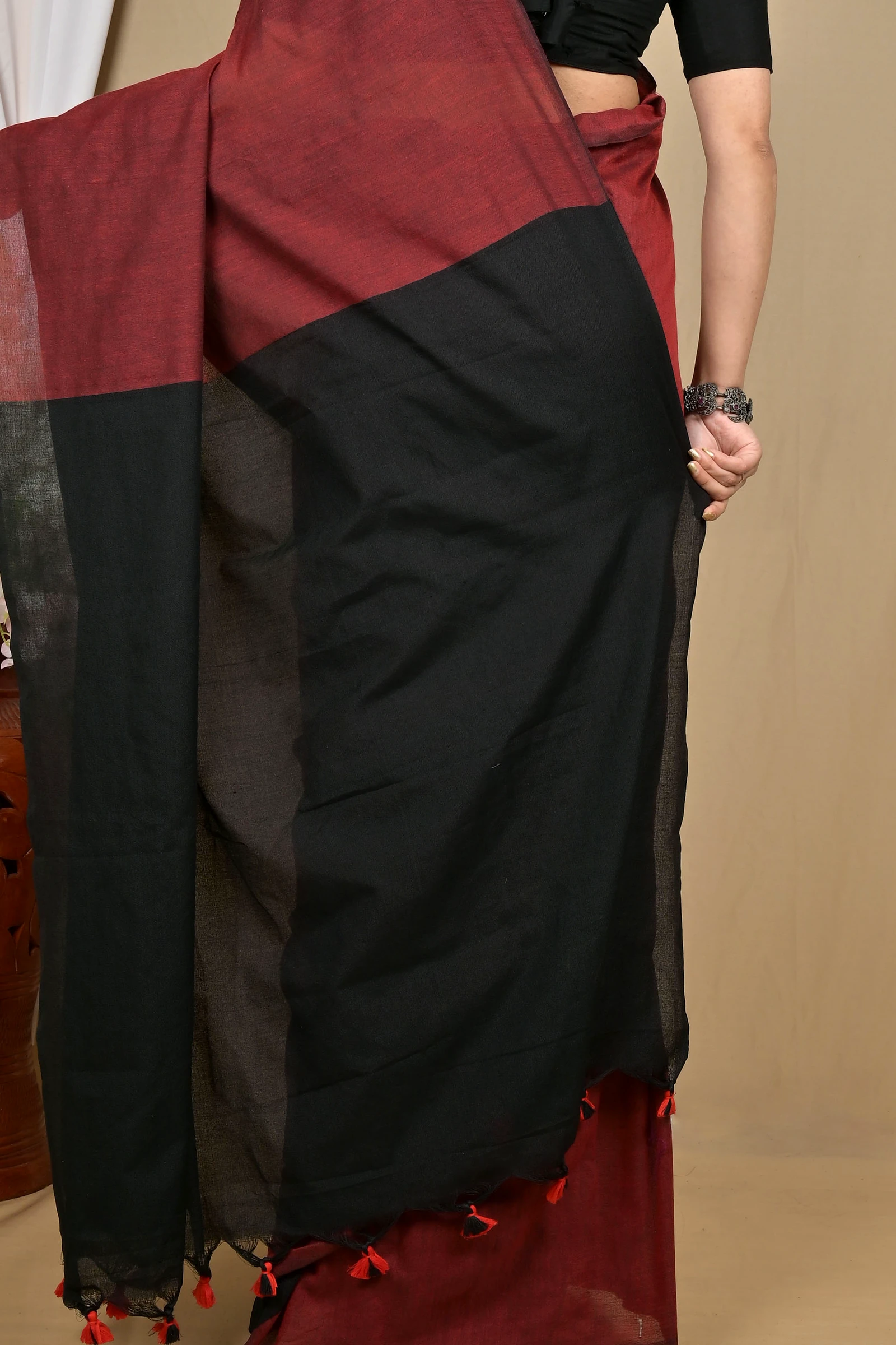 Brown Black Pure Cotton ThanKhaditu Hand Loom Saree (2100)