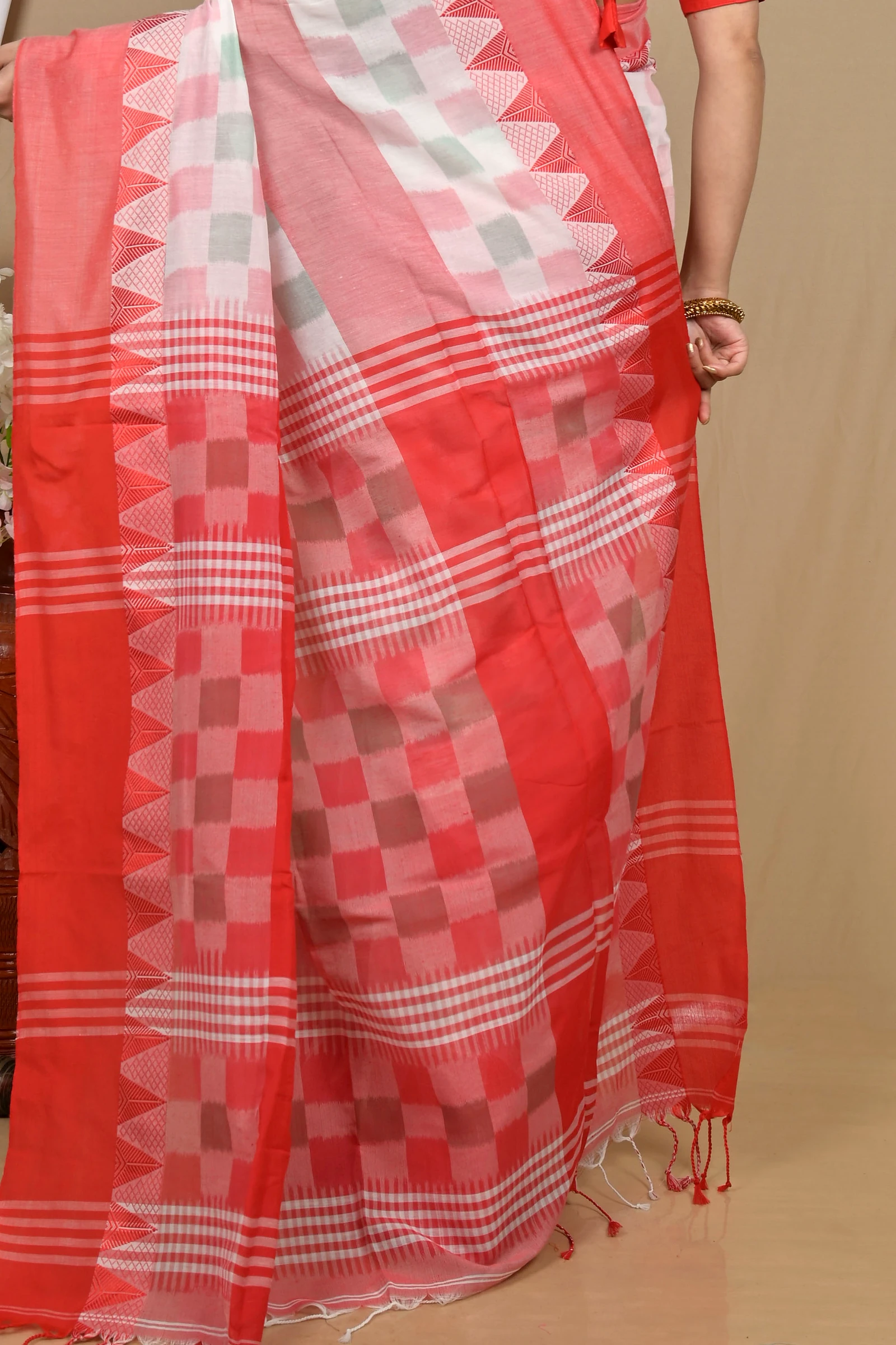 Red White Pure Cotton Hiran Hand Loom Saree (2115)