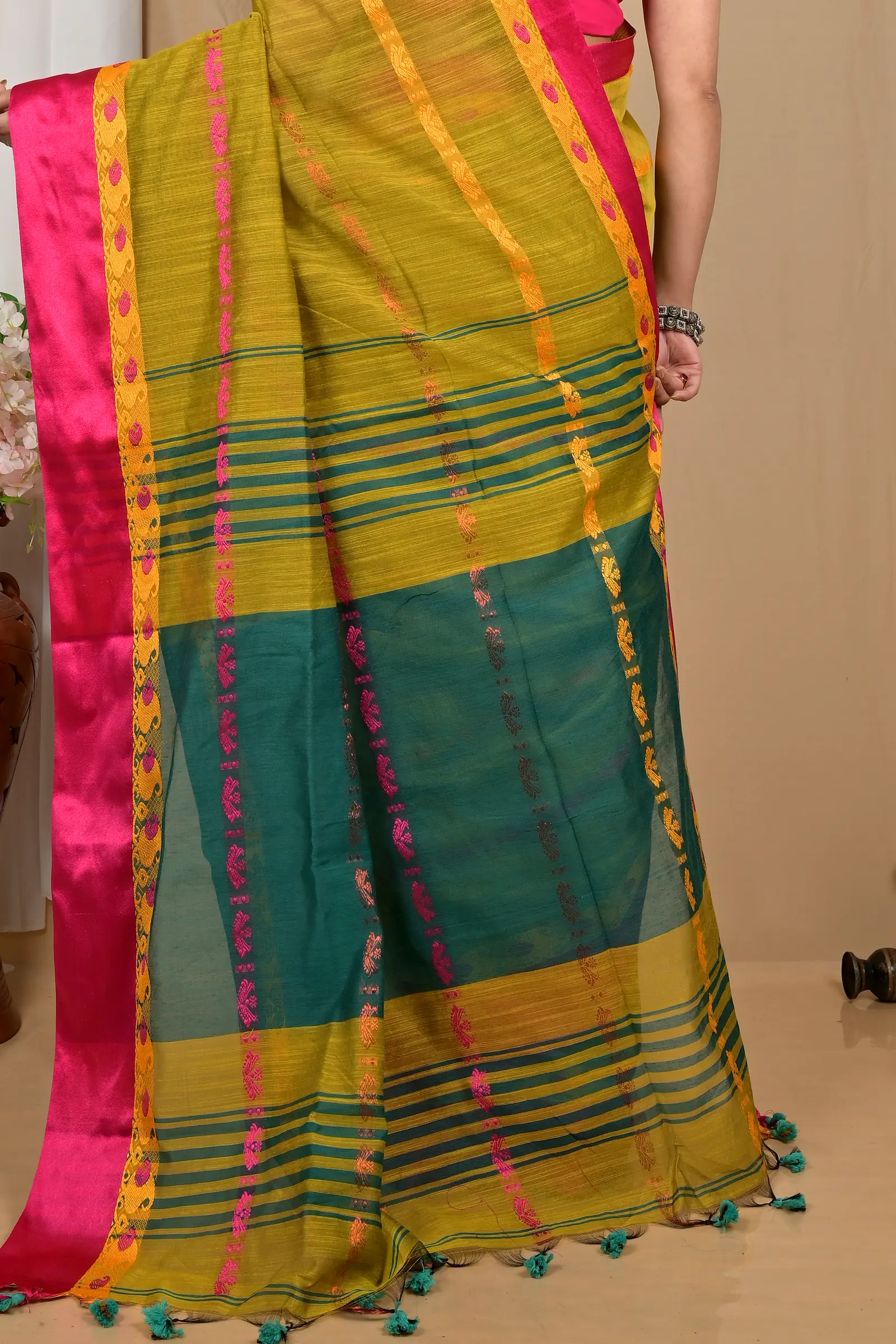 Mehendi Green Blended Cotton Achsit Hand Loom Saree (2220)
