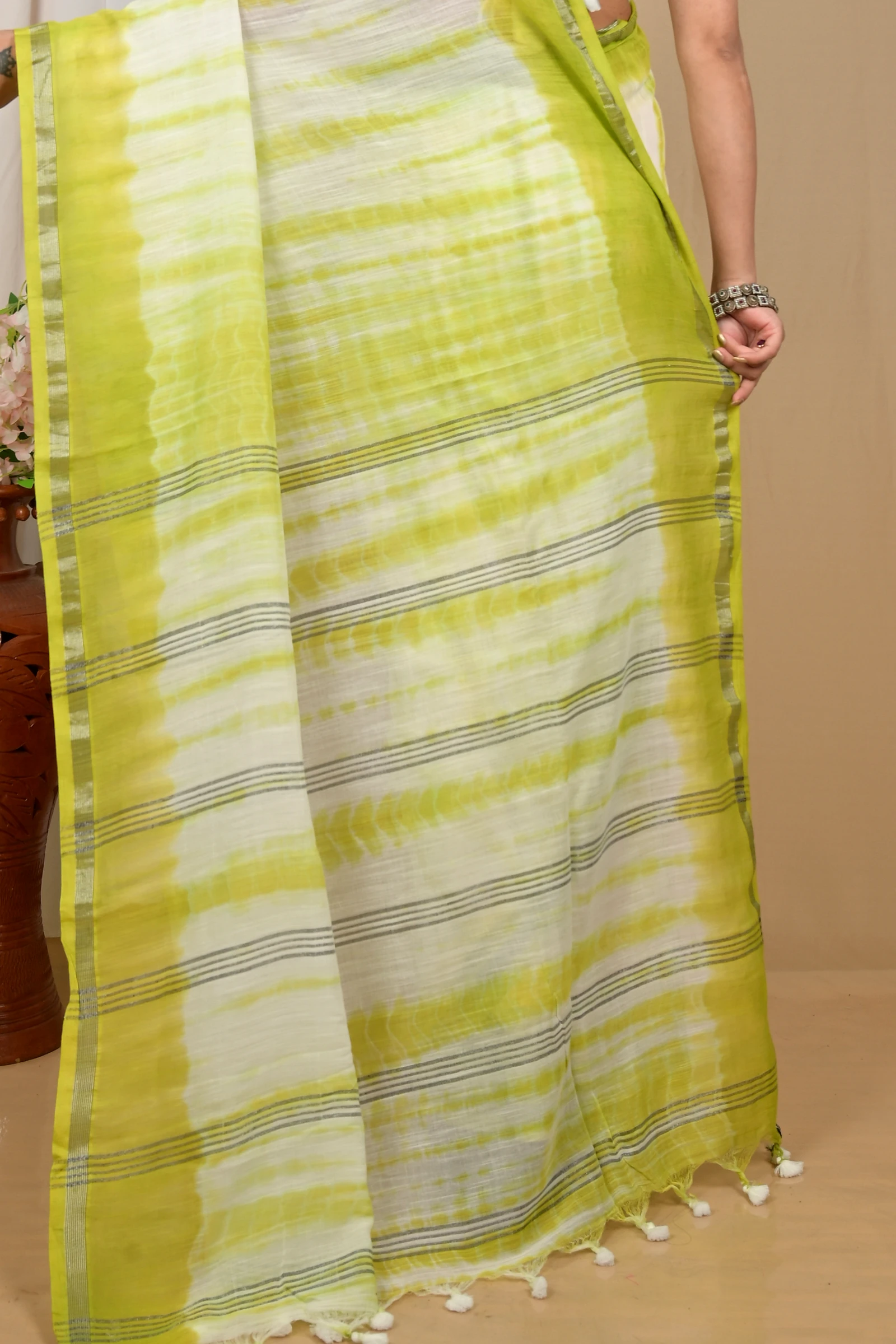 Green White Pure Cotton Achmol Badhni Dye Saree (2229)