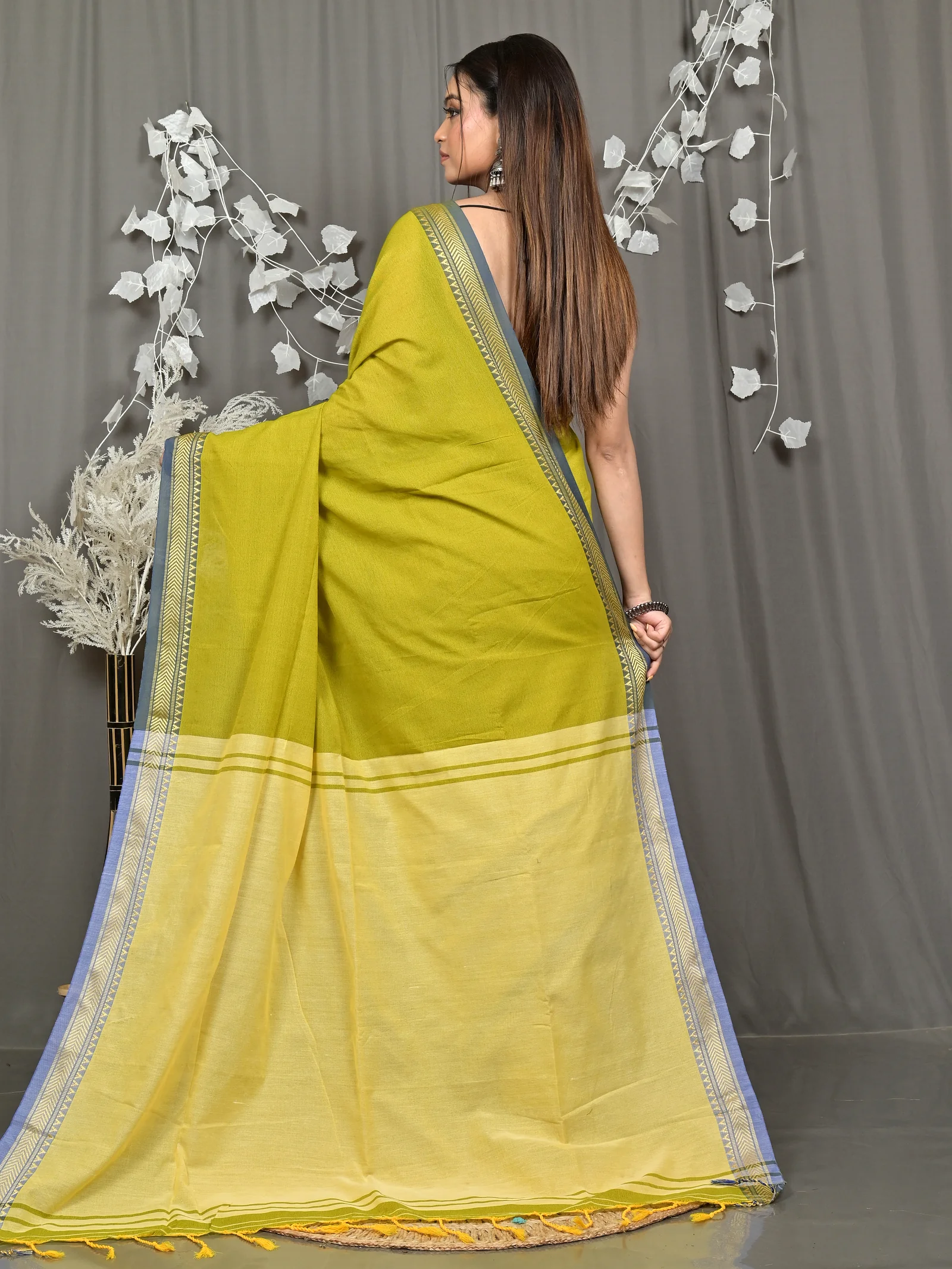 Green Pure Cotton Nopra Handloom Saree (2270)