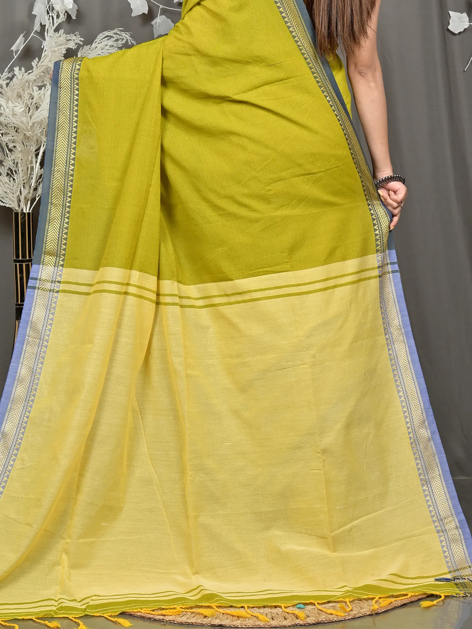Green Pure Cotton Nopra Handloom Saree (2270)