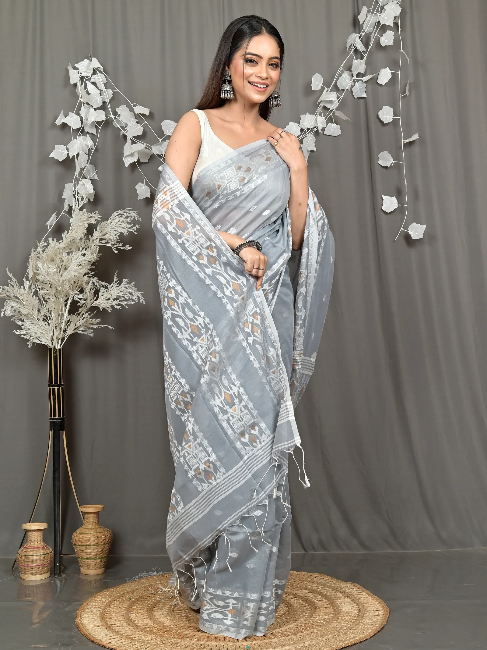 Grey Cotton Blend Parlvi Handloom Saree (2299)