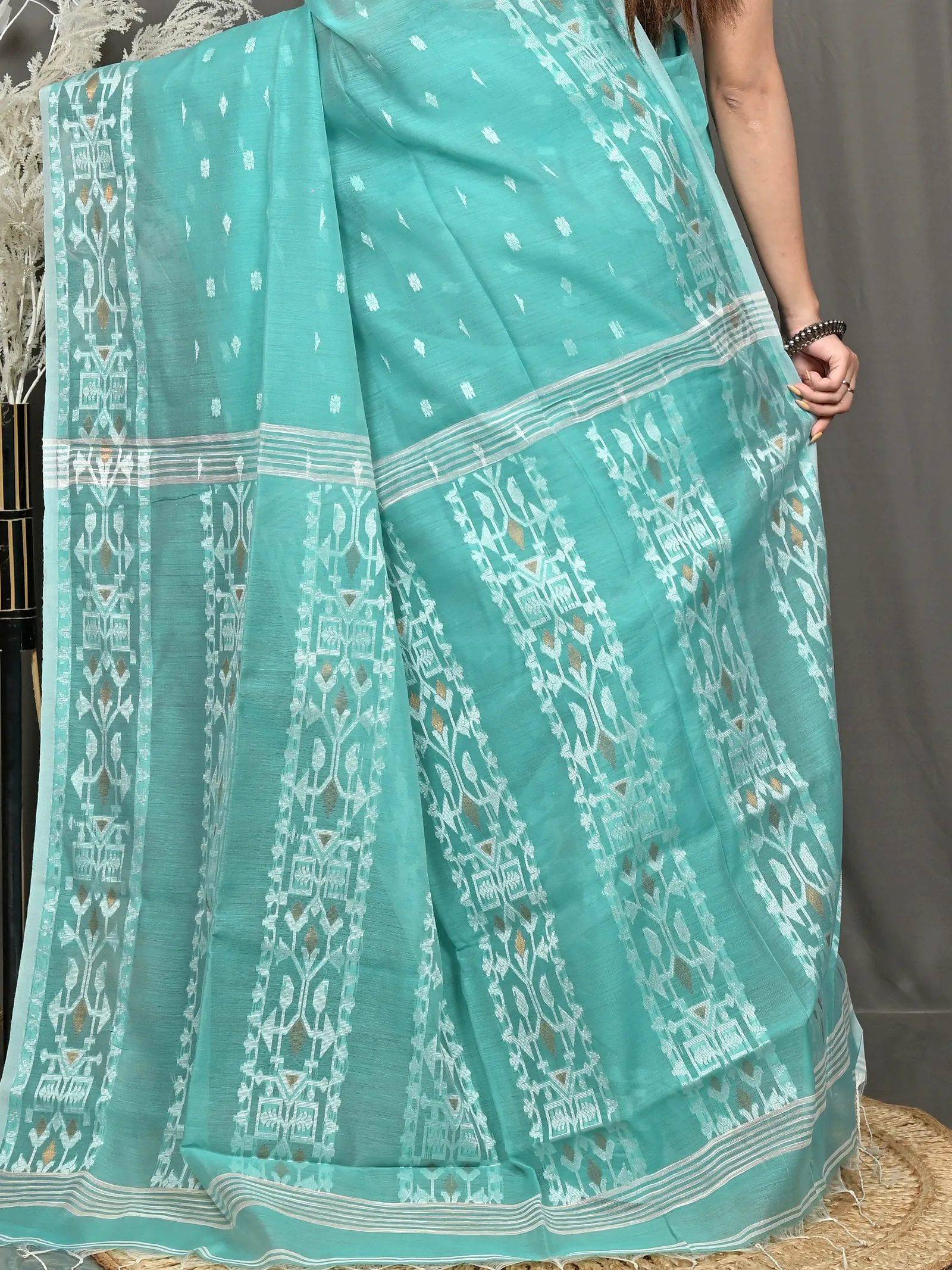 See Green Cotton Blend Parlvi Handloom Saree (2302)