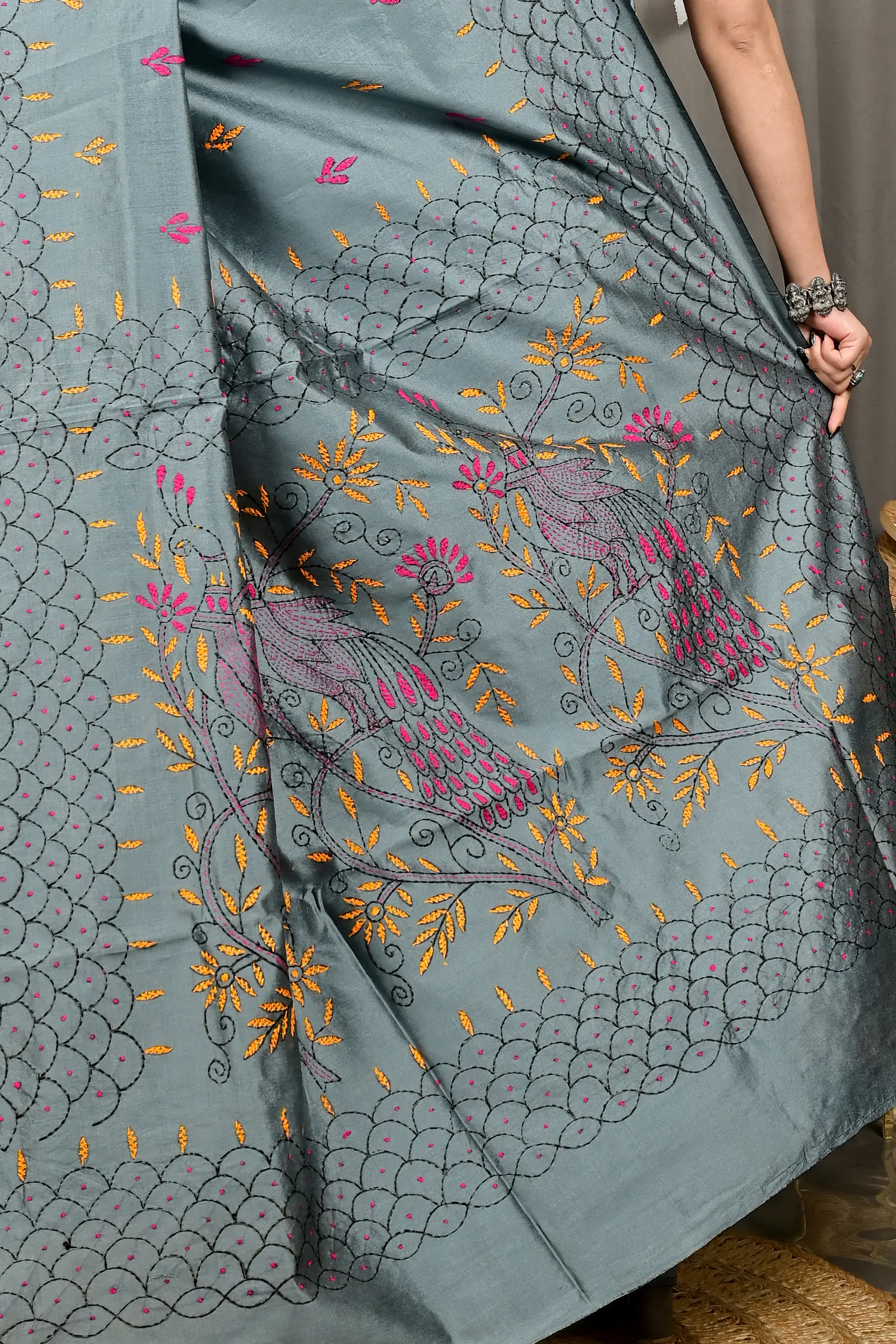 Dark Grey Cotton Blend Dharai Kantha Stitch Saree (2971)